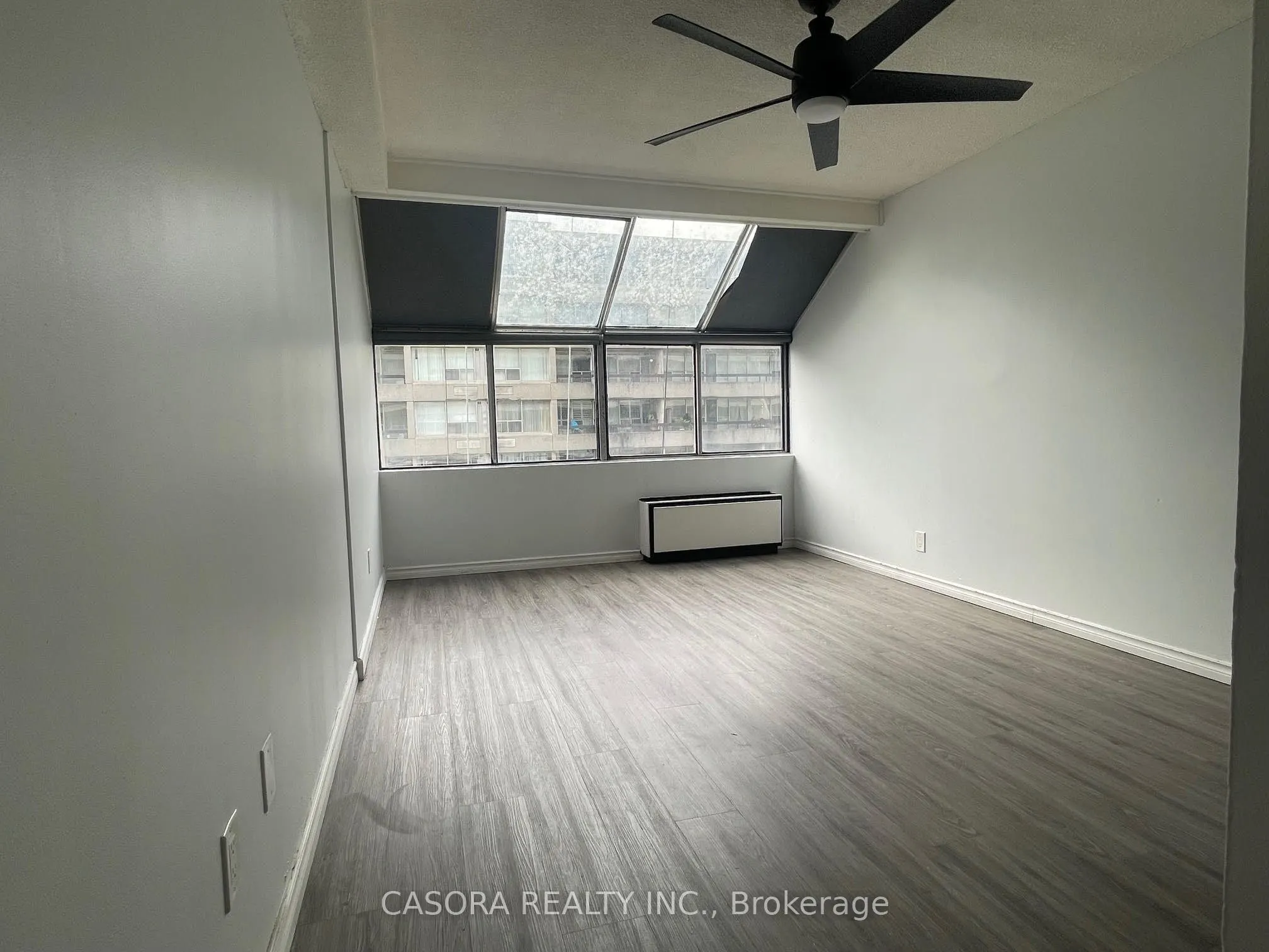 55 William Street E, #401