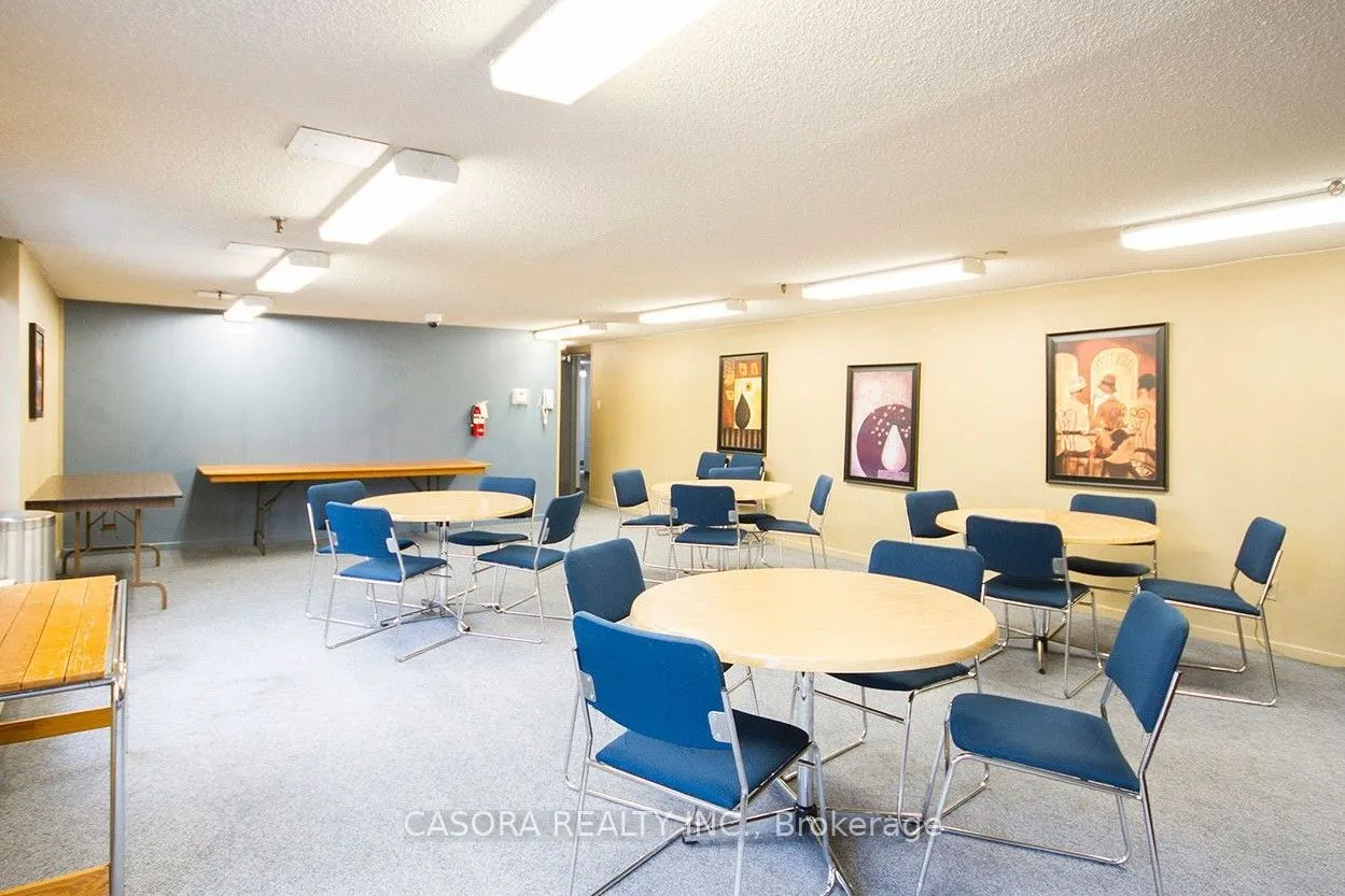 55 William Street E, #401