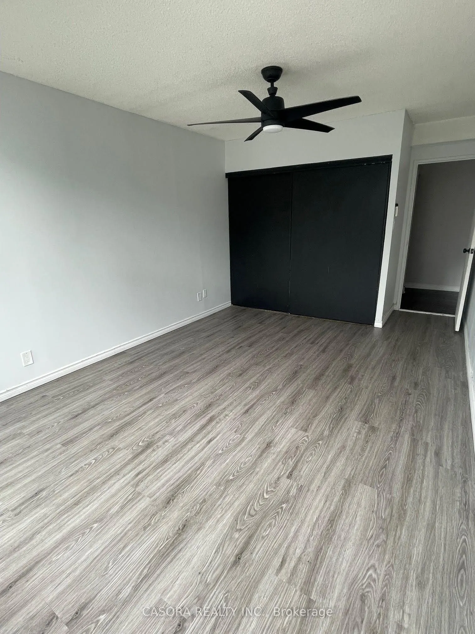 55 William Street E, #401