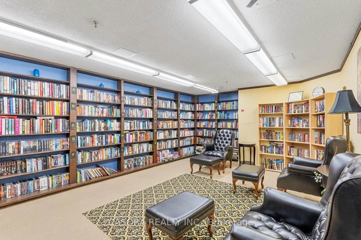 55 William Street E, #401