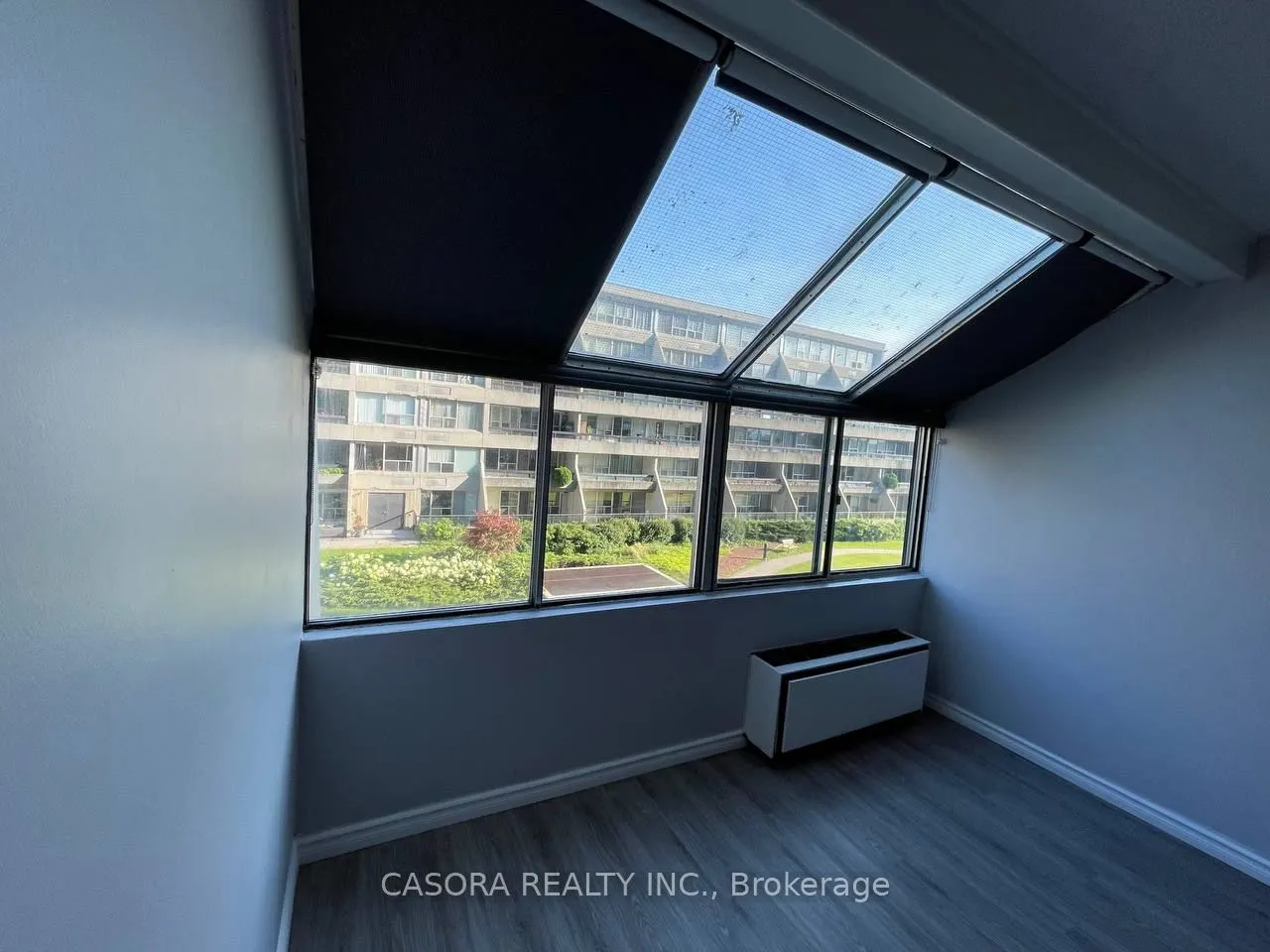 55 William Street E, #401