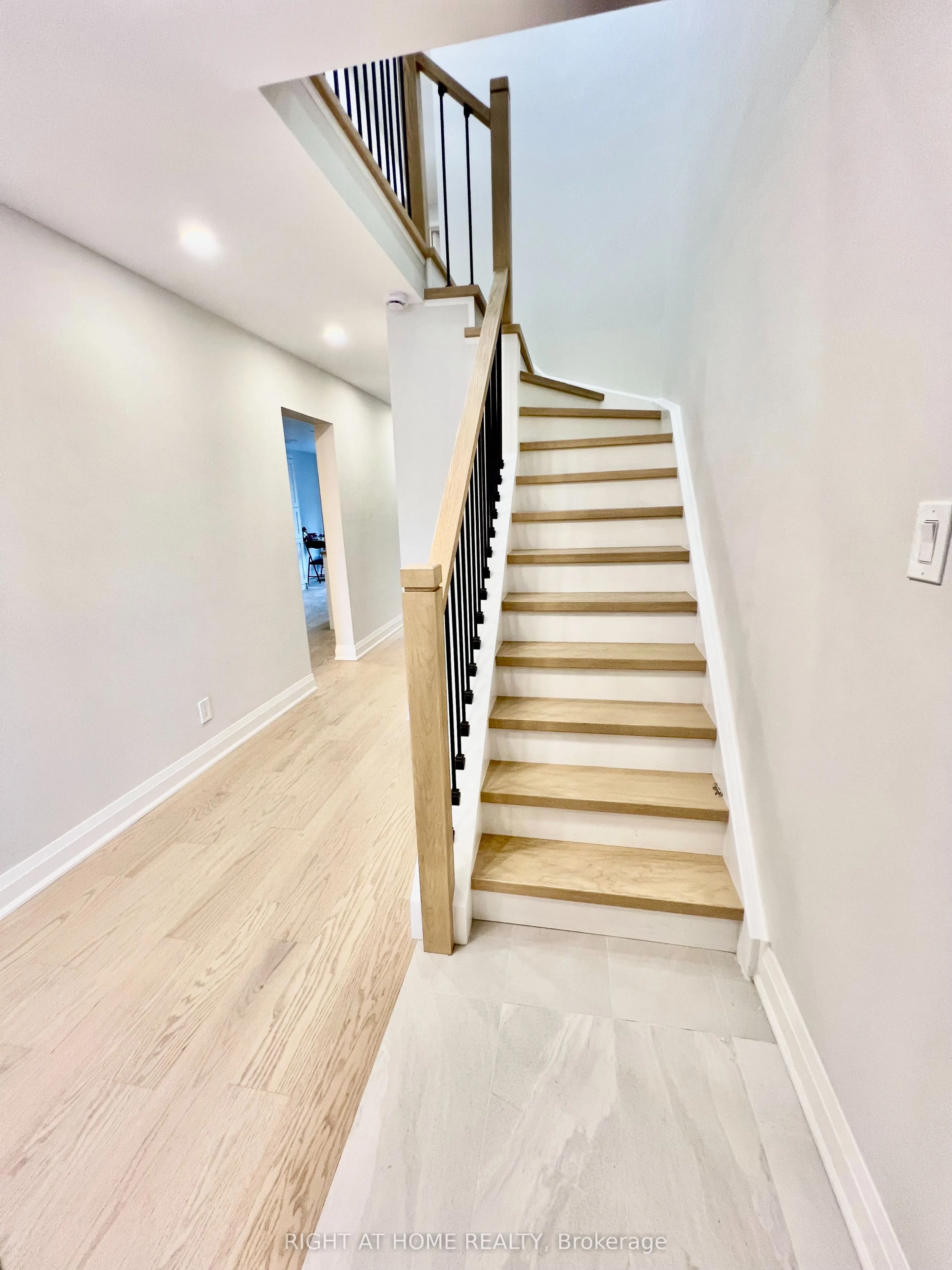 117 Enchanted Hills Crescent