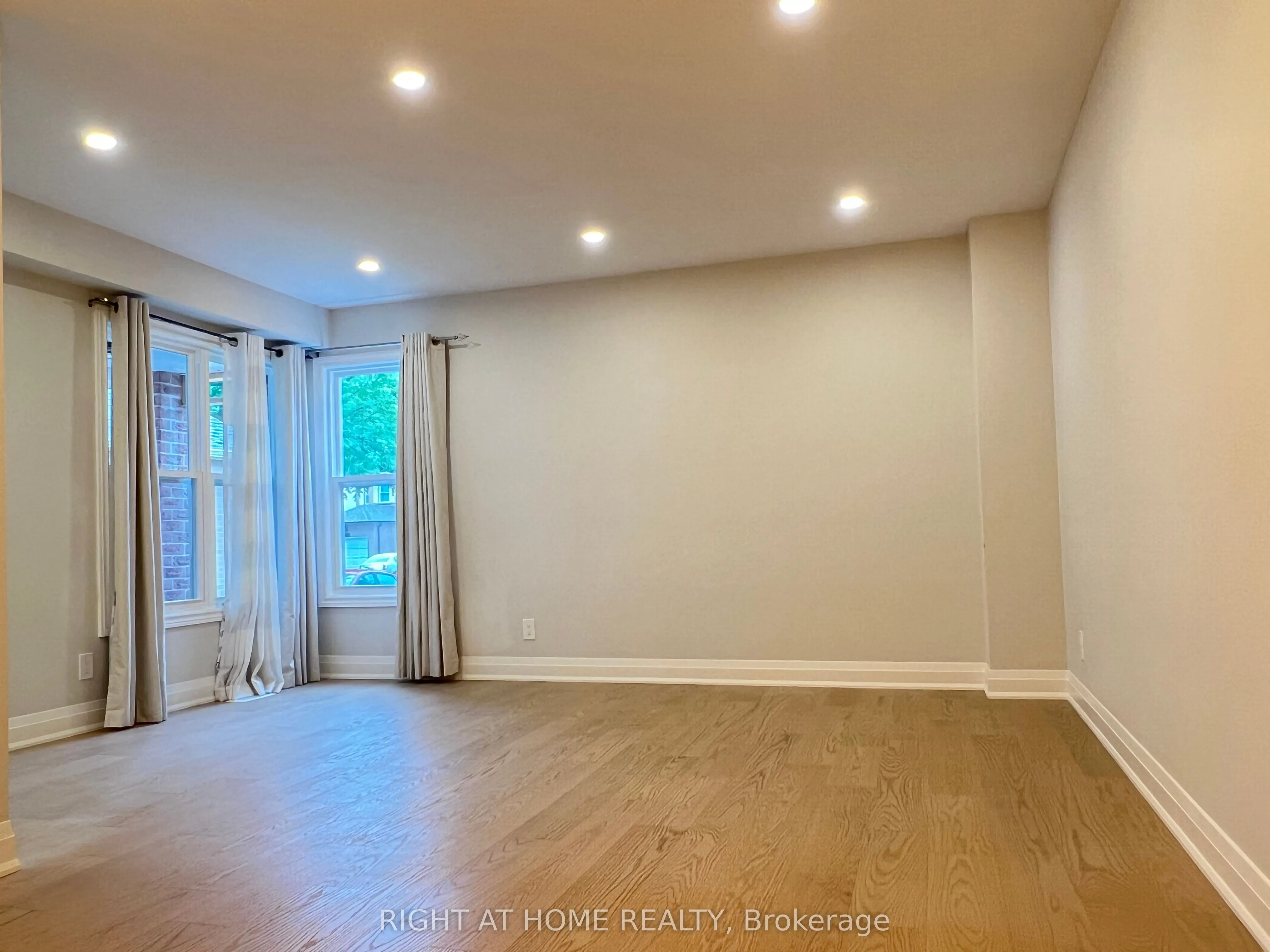 117 Enchanted Hills Crescent