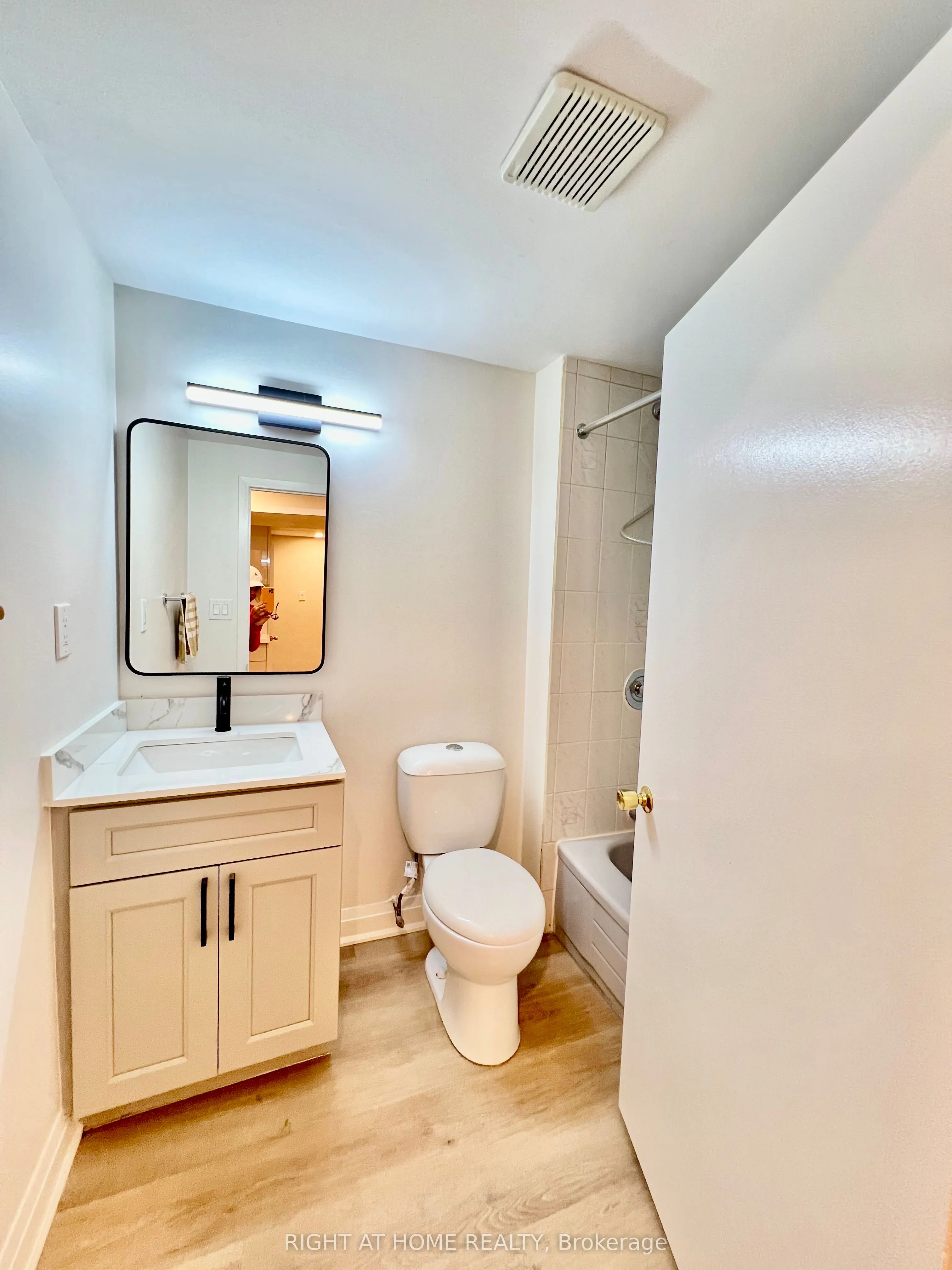 117 Enchanted Hills Crescent