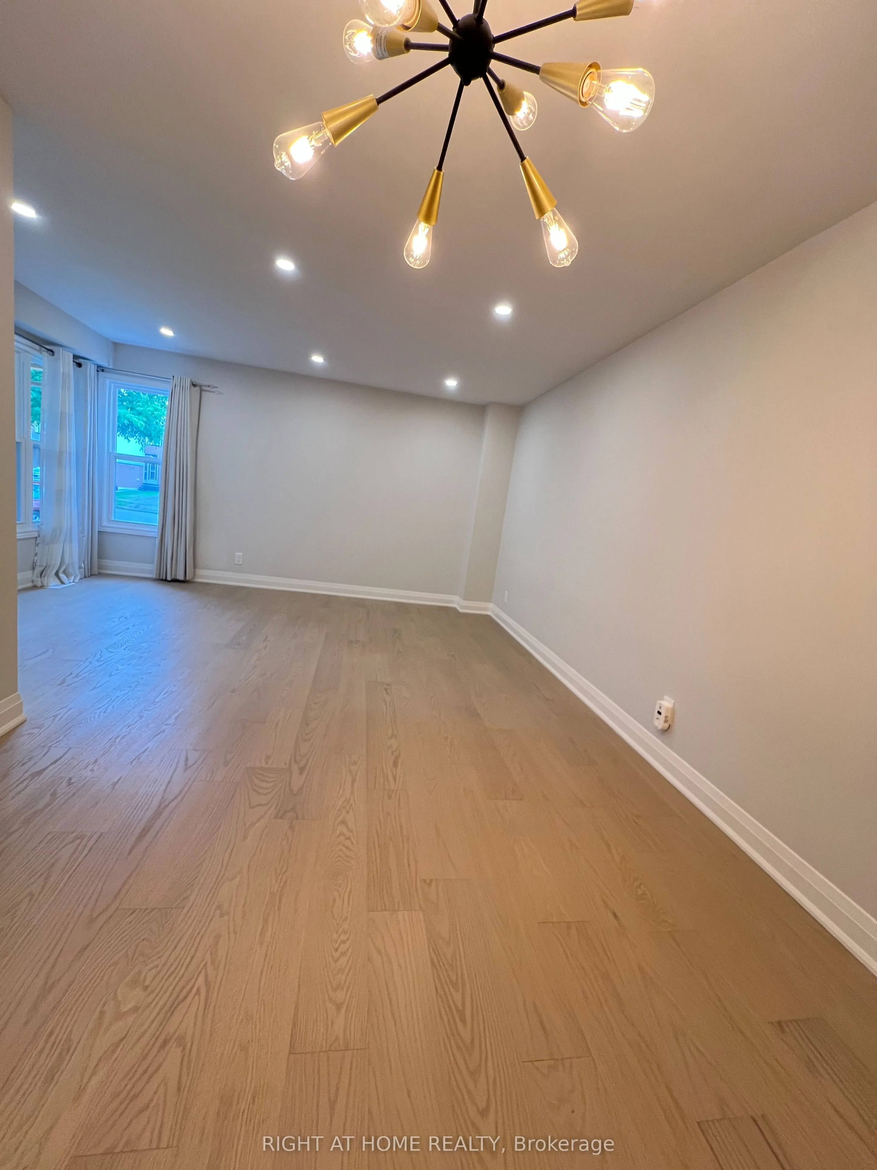 117 Enchanted Hills Crescent