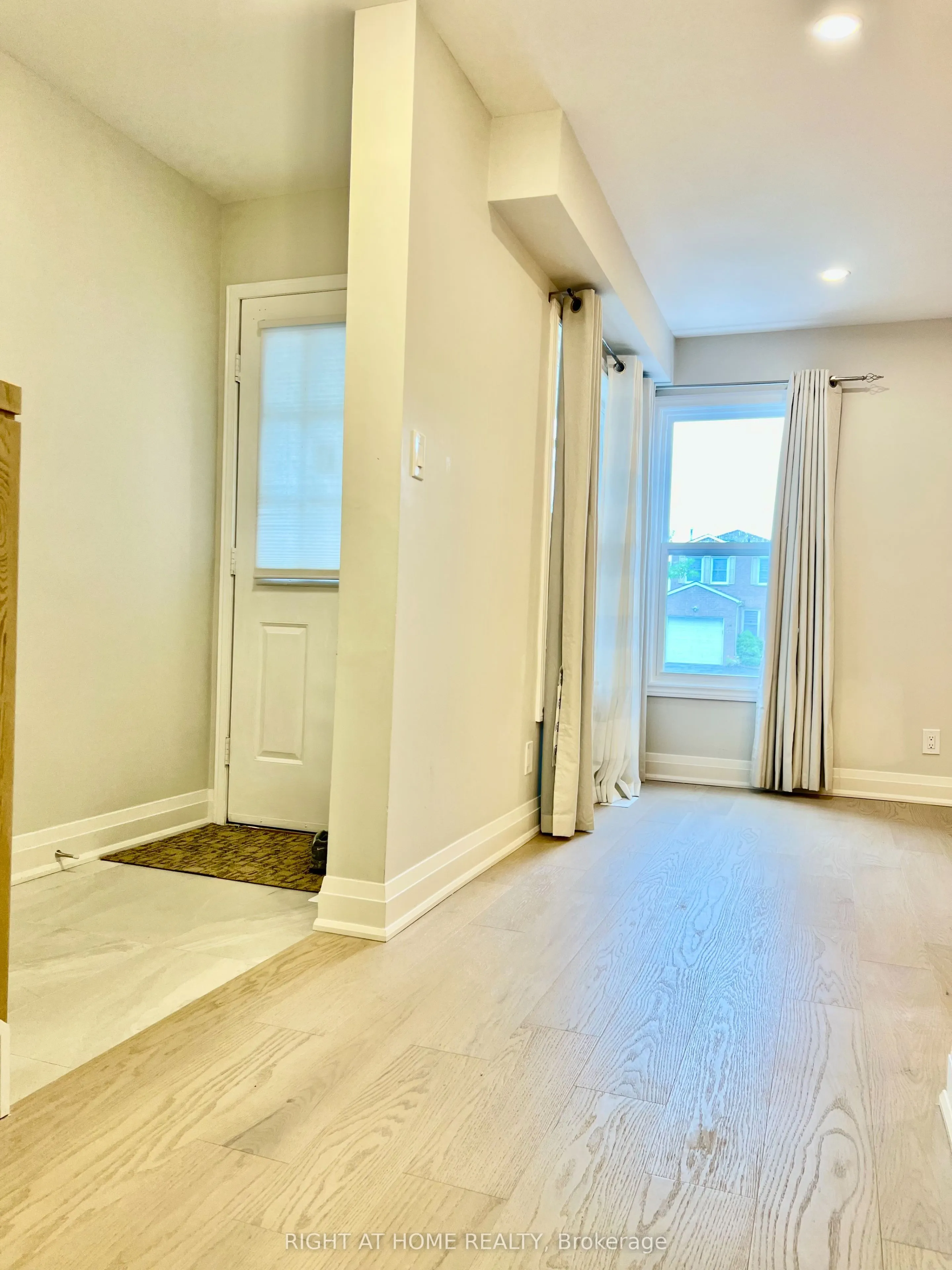 117 Enchanted Hills Crescent