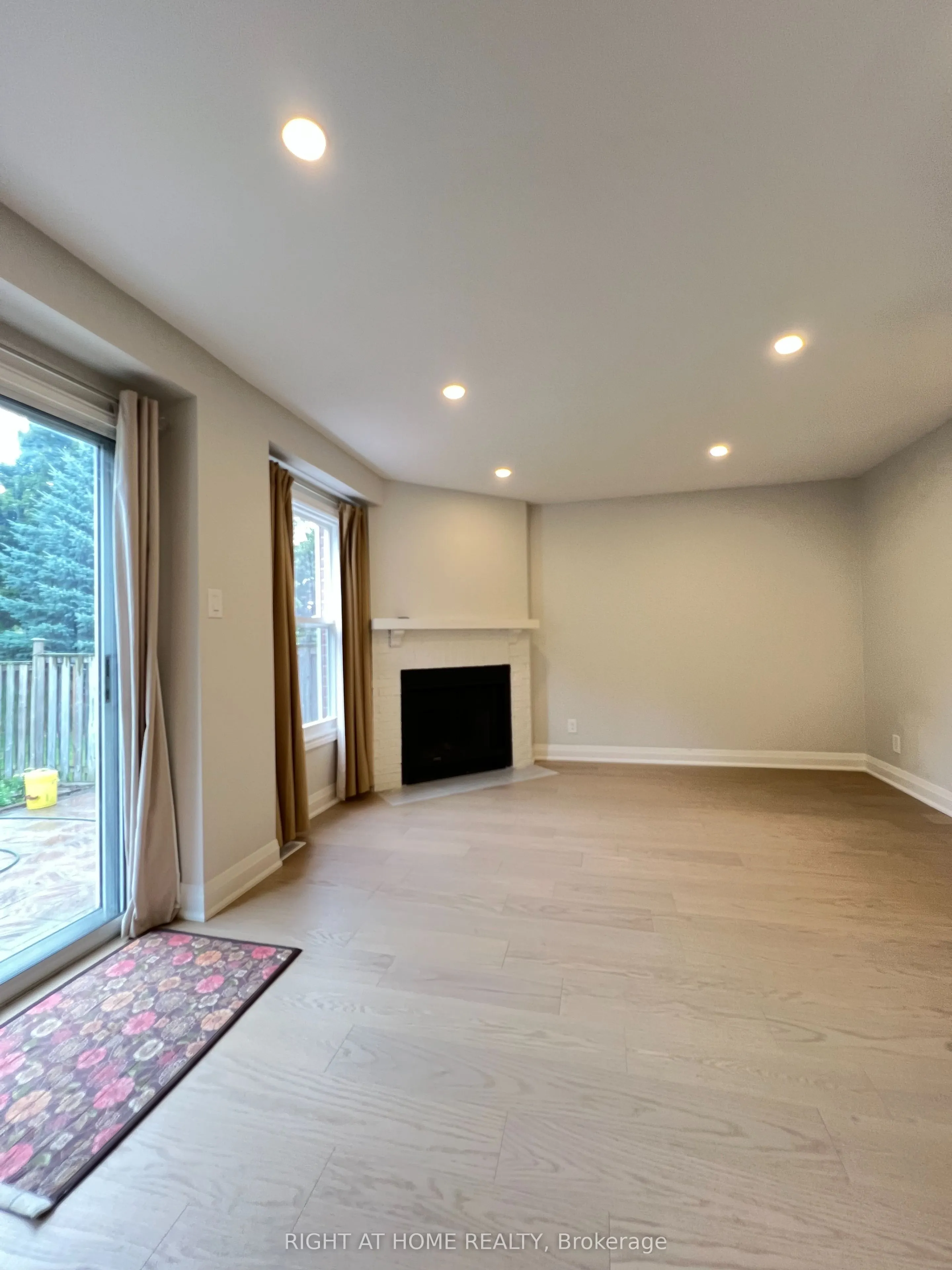 117 Enchanted Hills Crescent