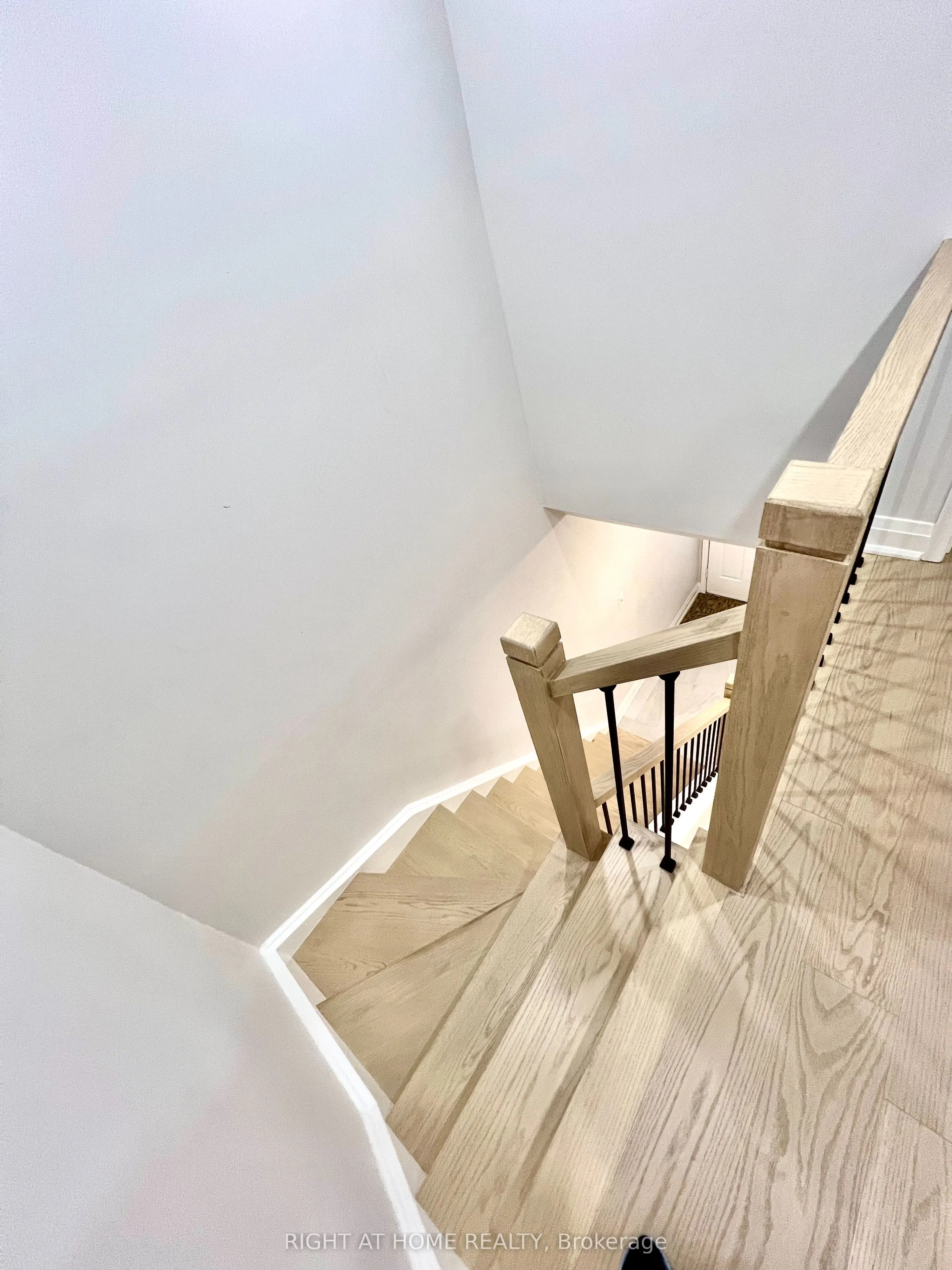 117 Enchanted Hills Crescent