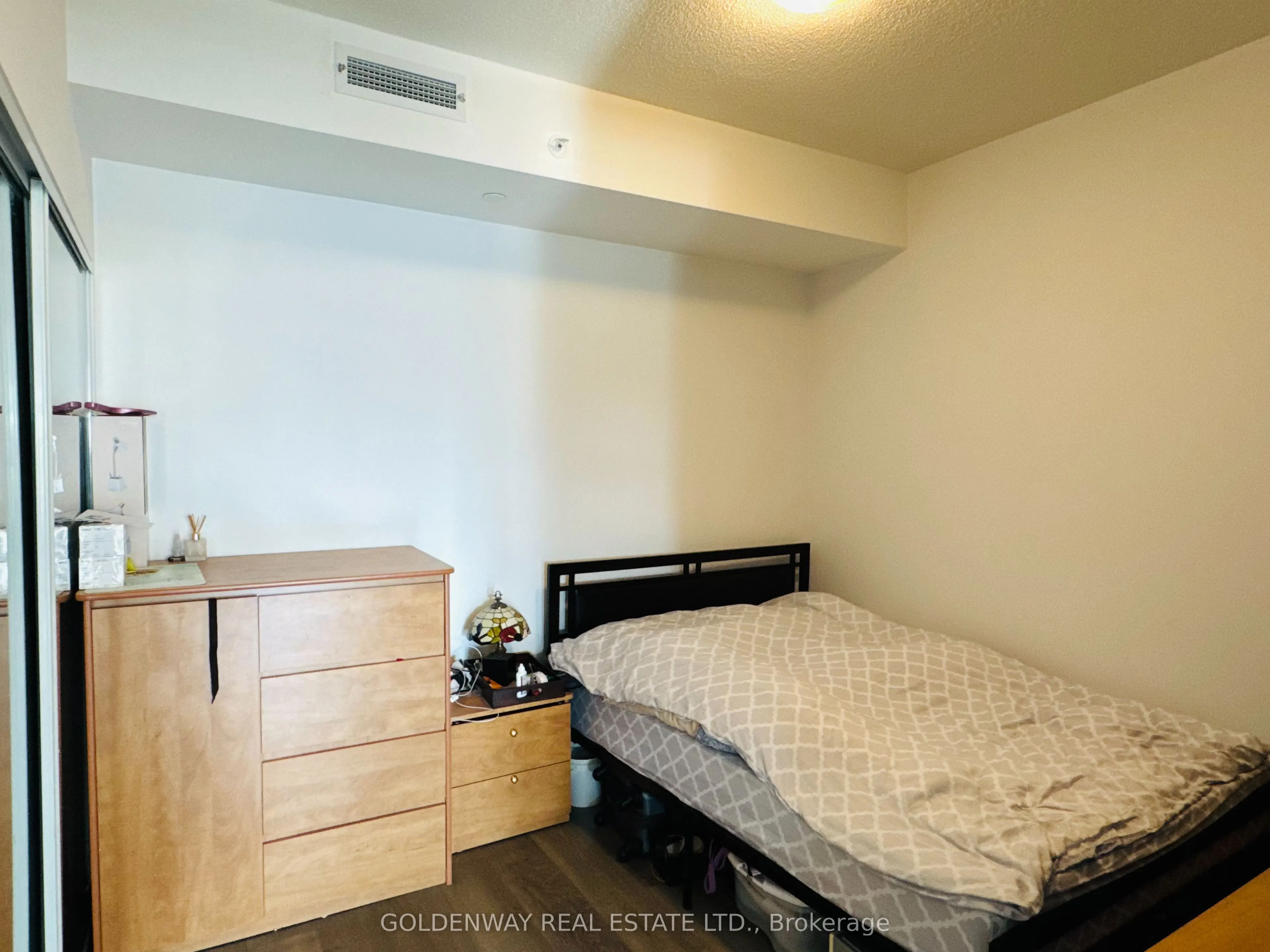 3220 Sheppard Avenue E, #901