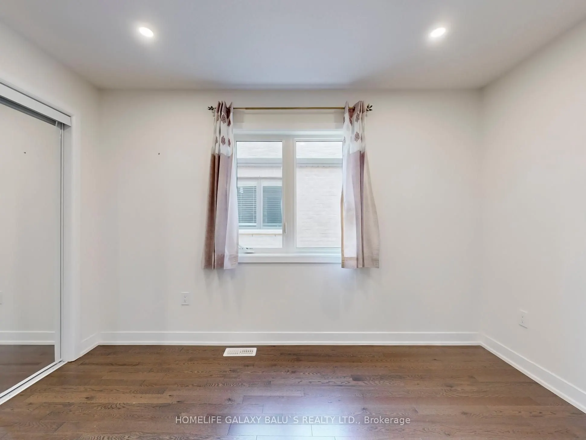 90 Donald Fleming Way
