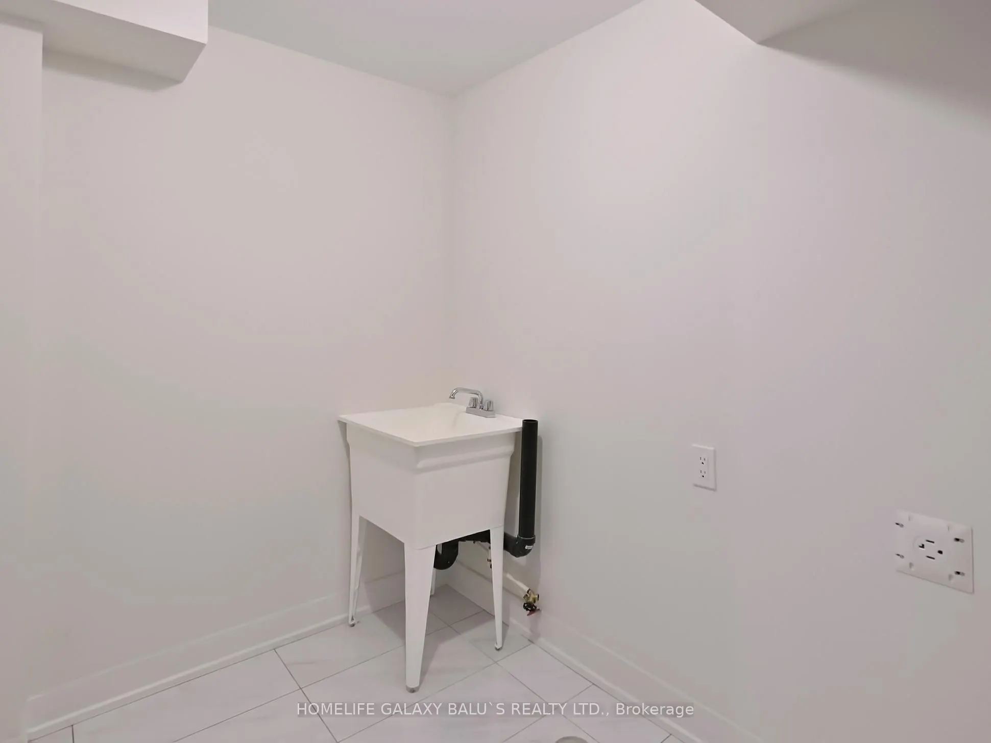 90 Donald Fleming Way