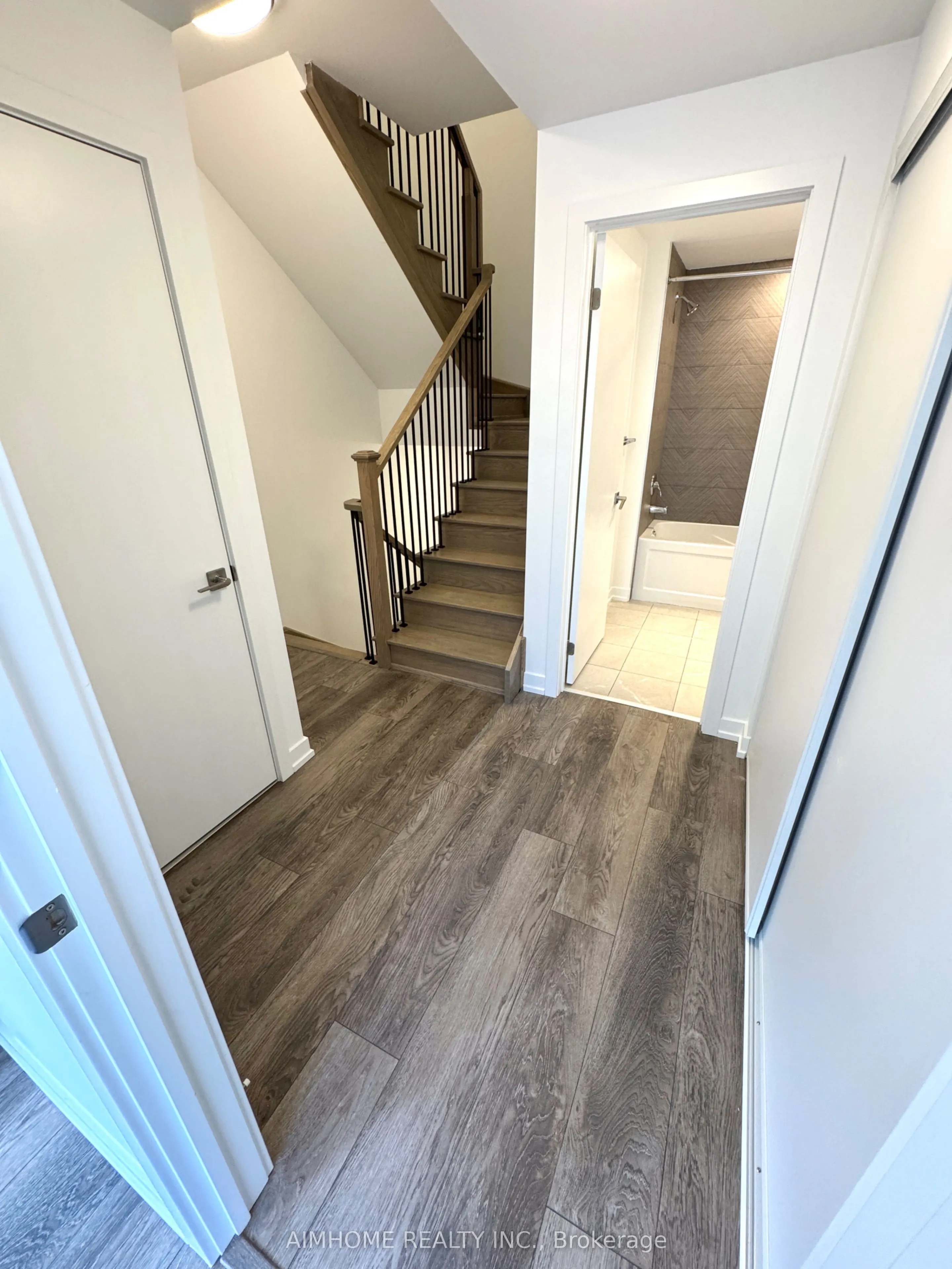3079 Pharmacy Avenue, #29