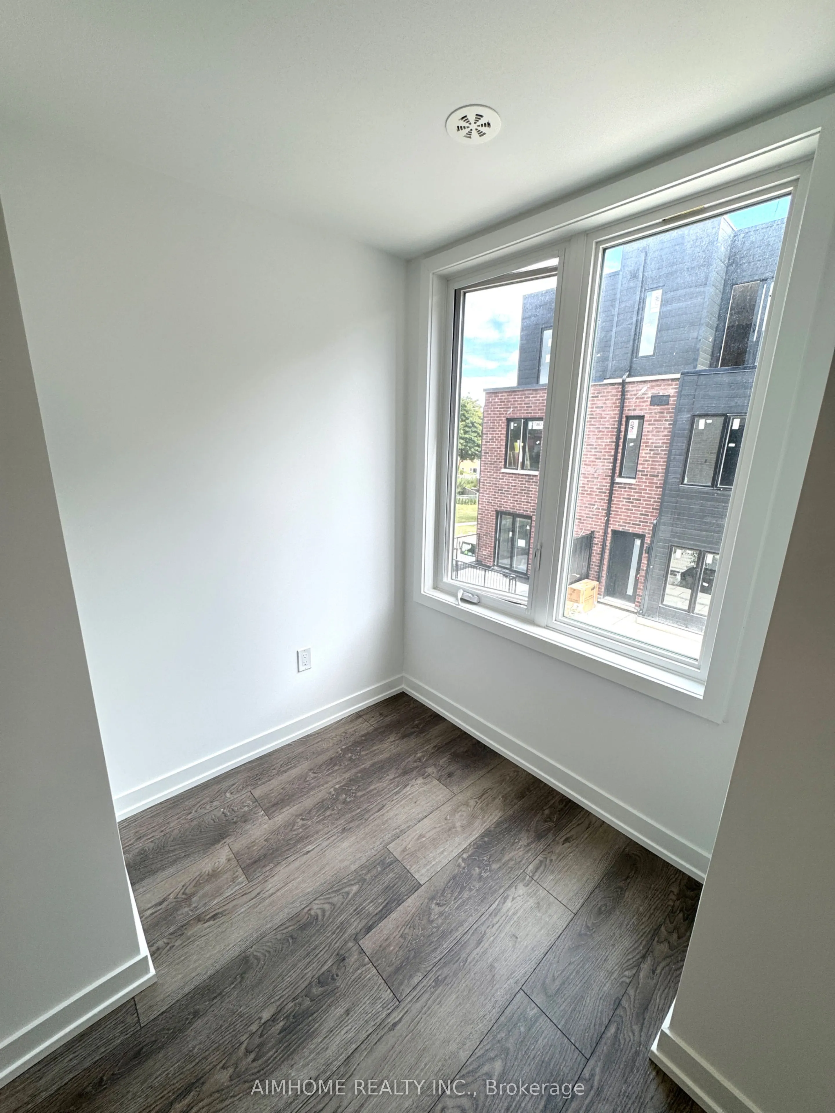 3079 Pharmacy Avenue, #29