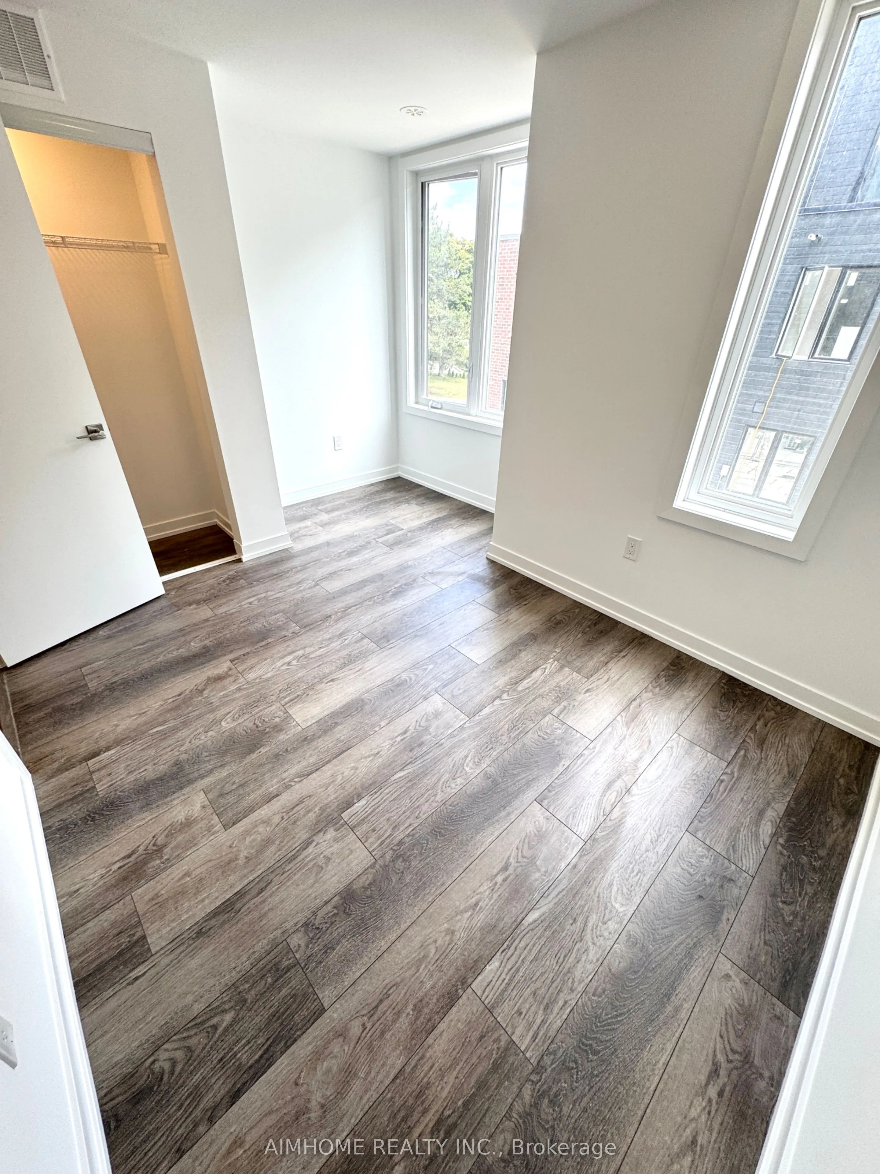 3079 Pharmacy Avenue, #29