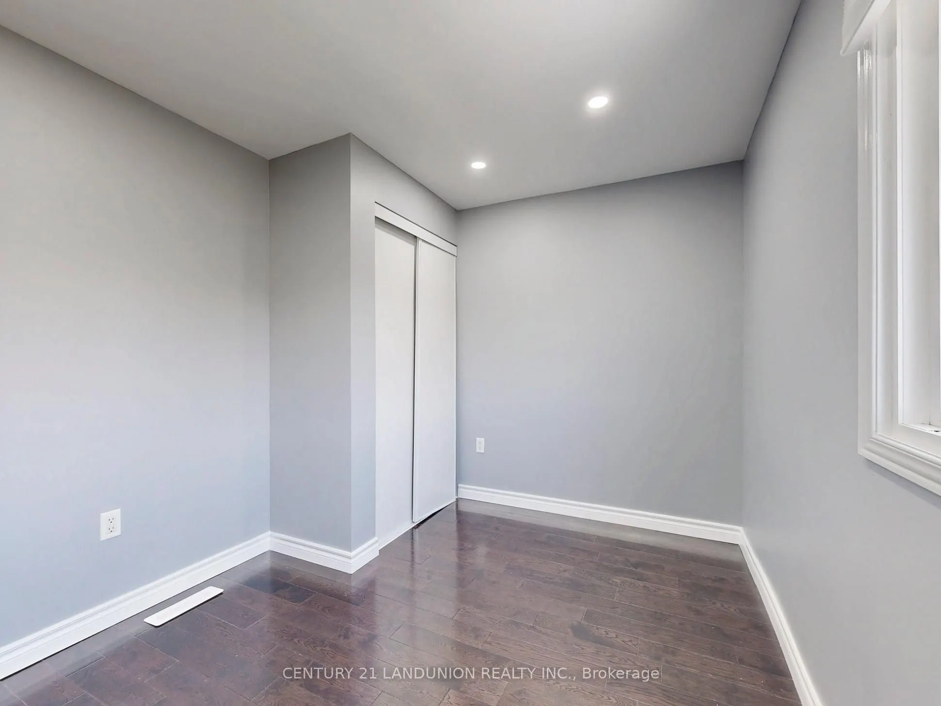 25 Bemerton Court