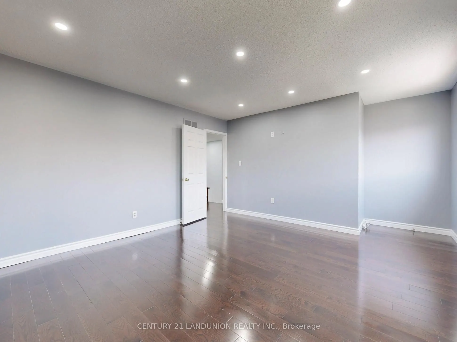 25 Bemerton Court