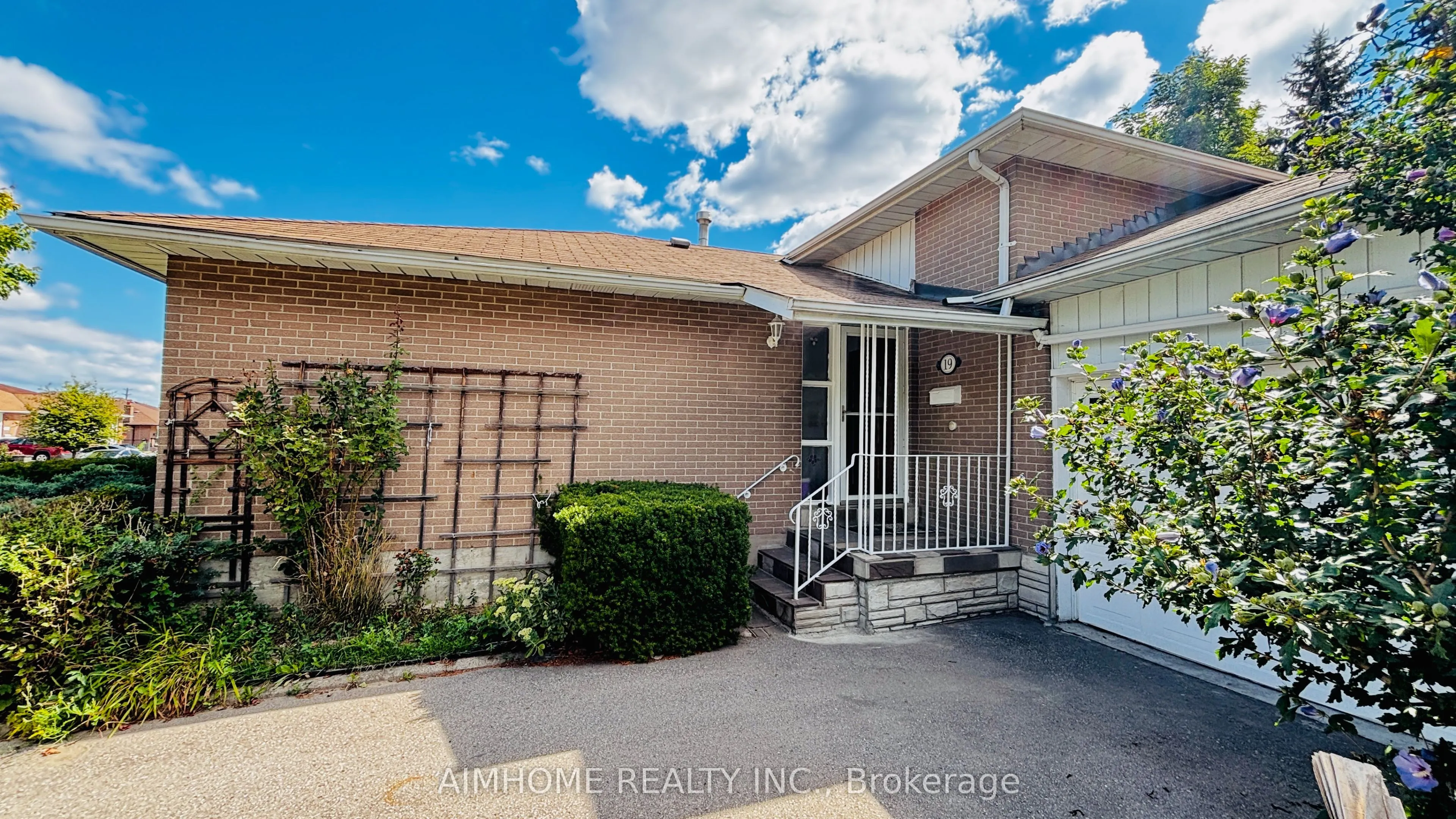 19 Sunderland Crescent