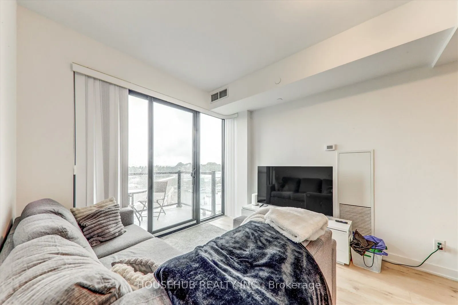 2799 Kingston Road, #908