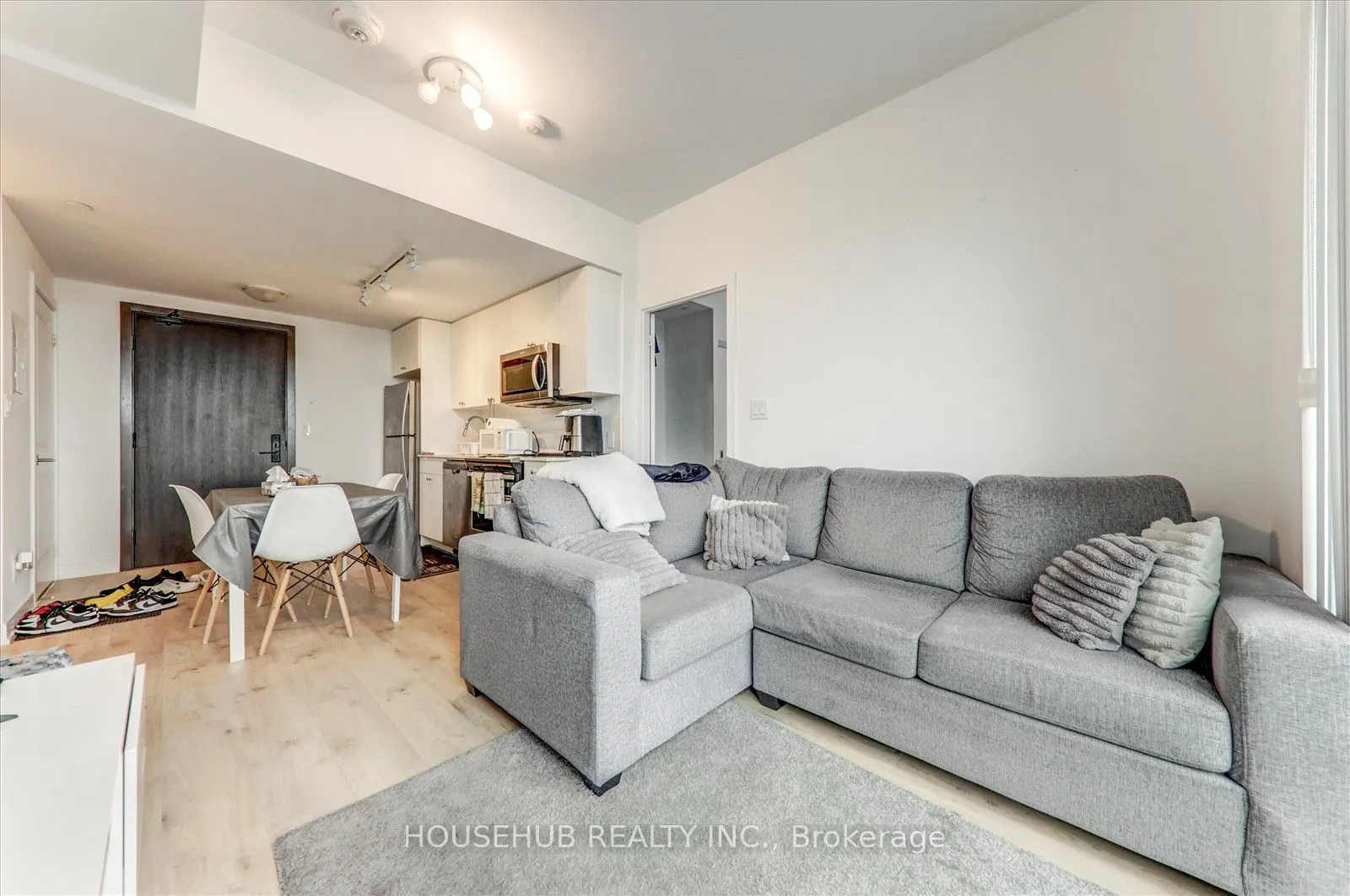2799 Kingston Road, #908