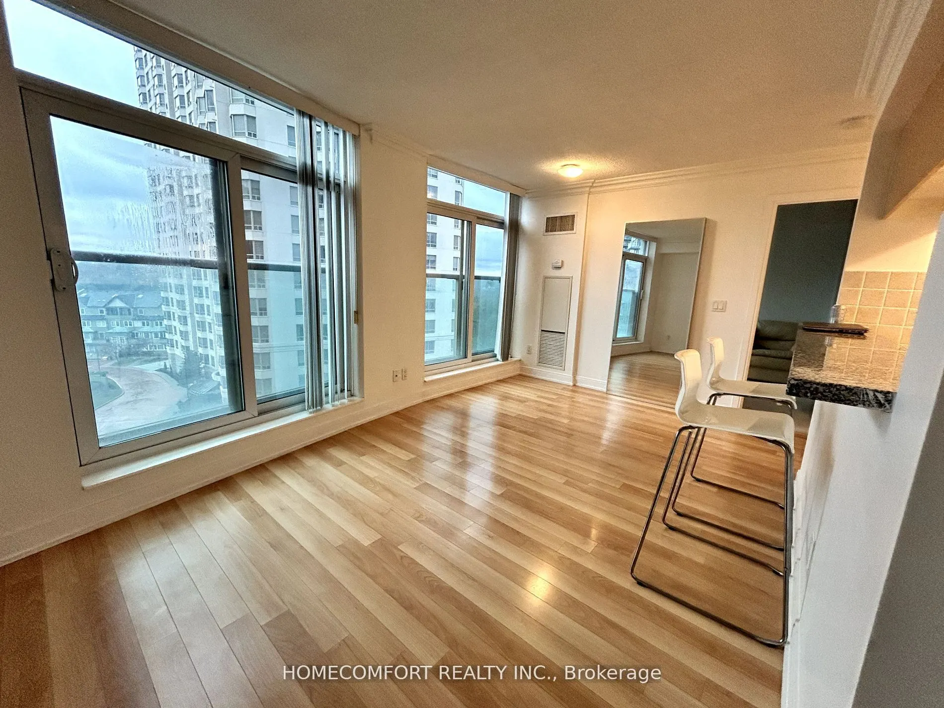 238 Bonis Avenue, #823