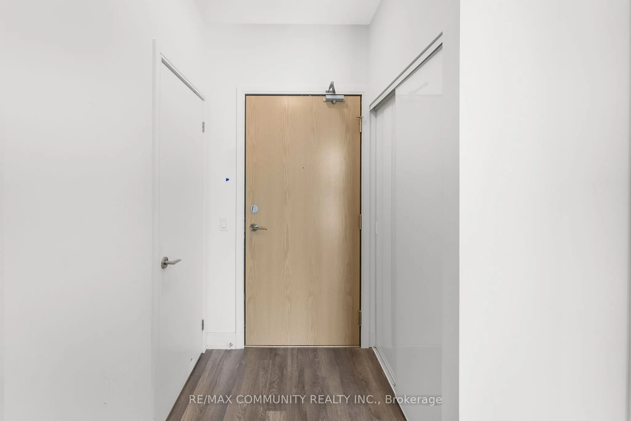 1350 Ellesmere Road, #206