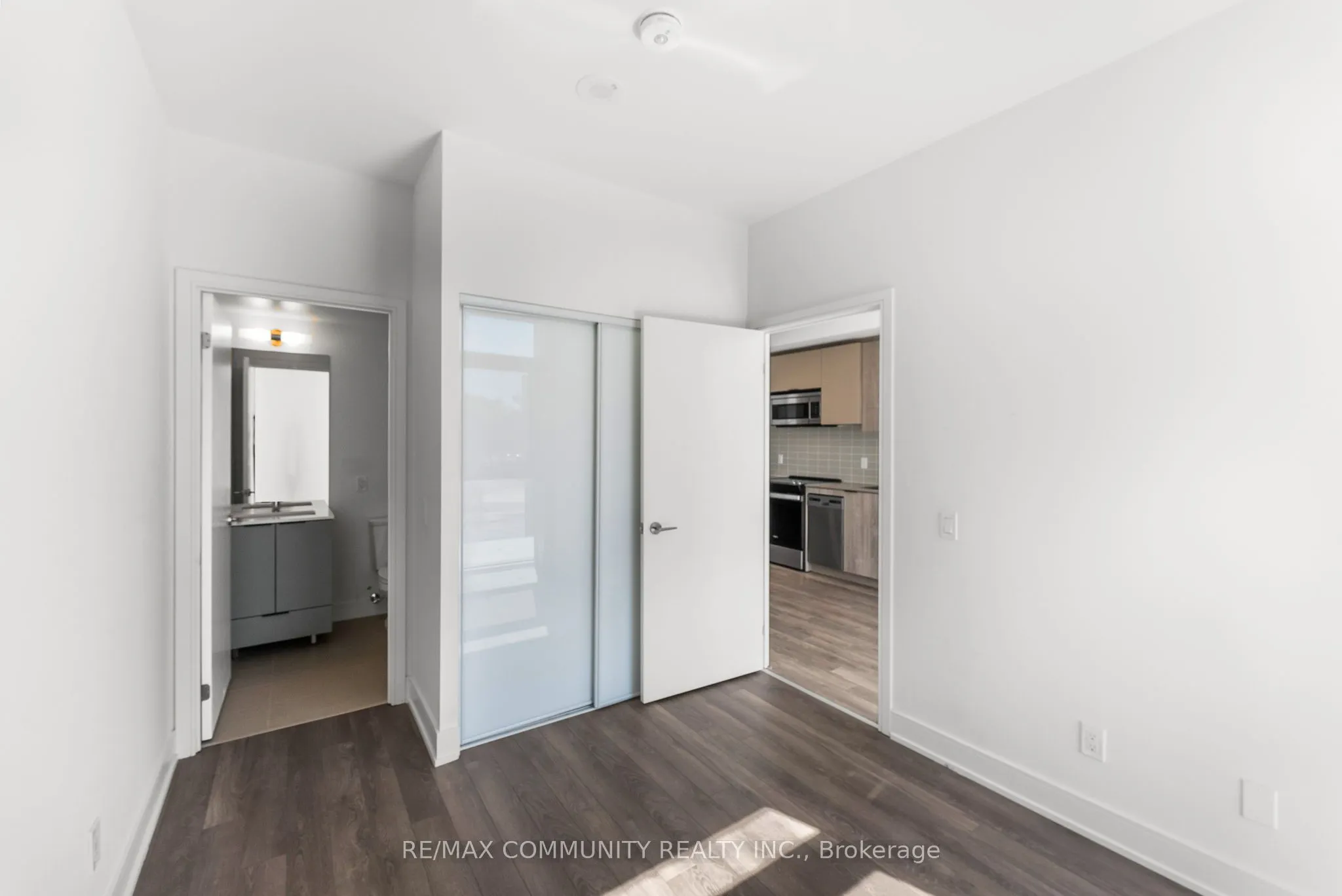 1350 Ellesmere Road, #206