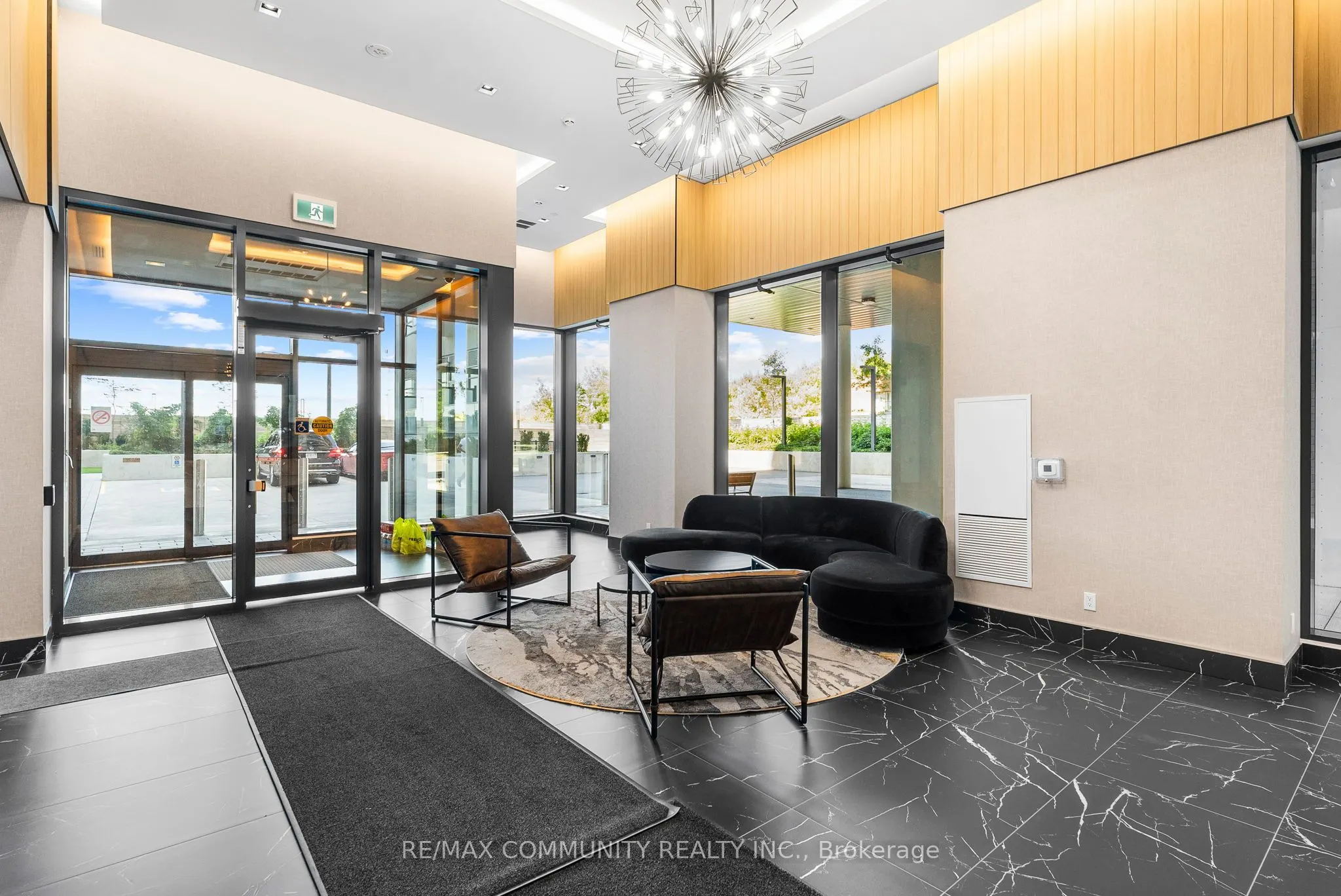 1350 Ellesmere Road, #206