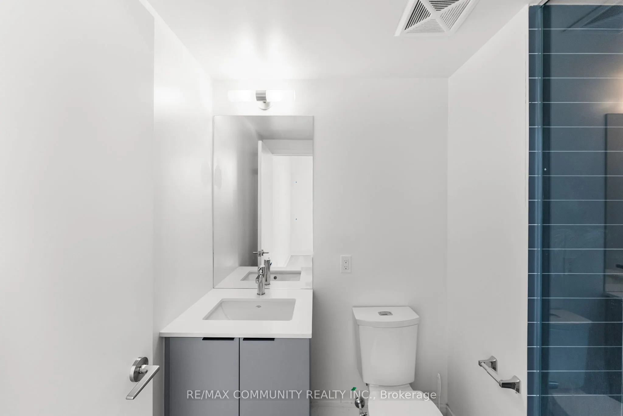 1350 Ellesmere Road, #206