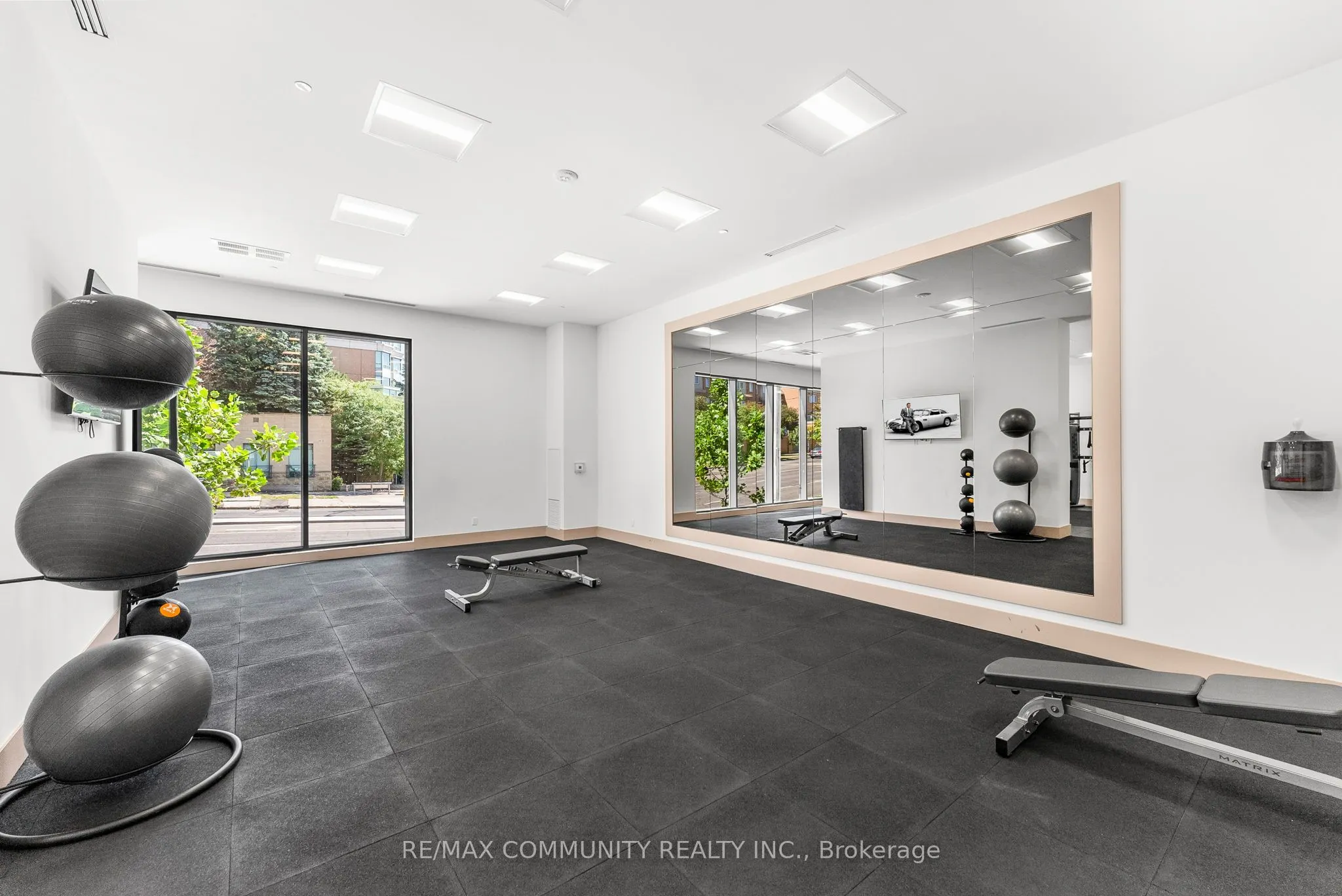 1350 Ellesmere Road, #206
