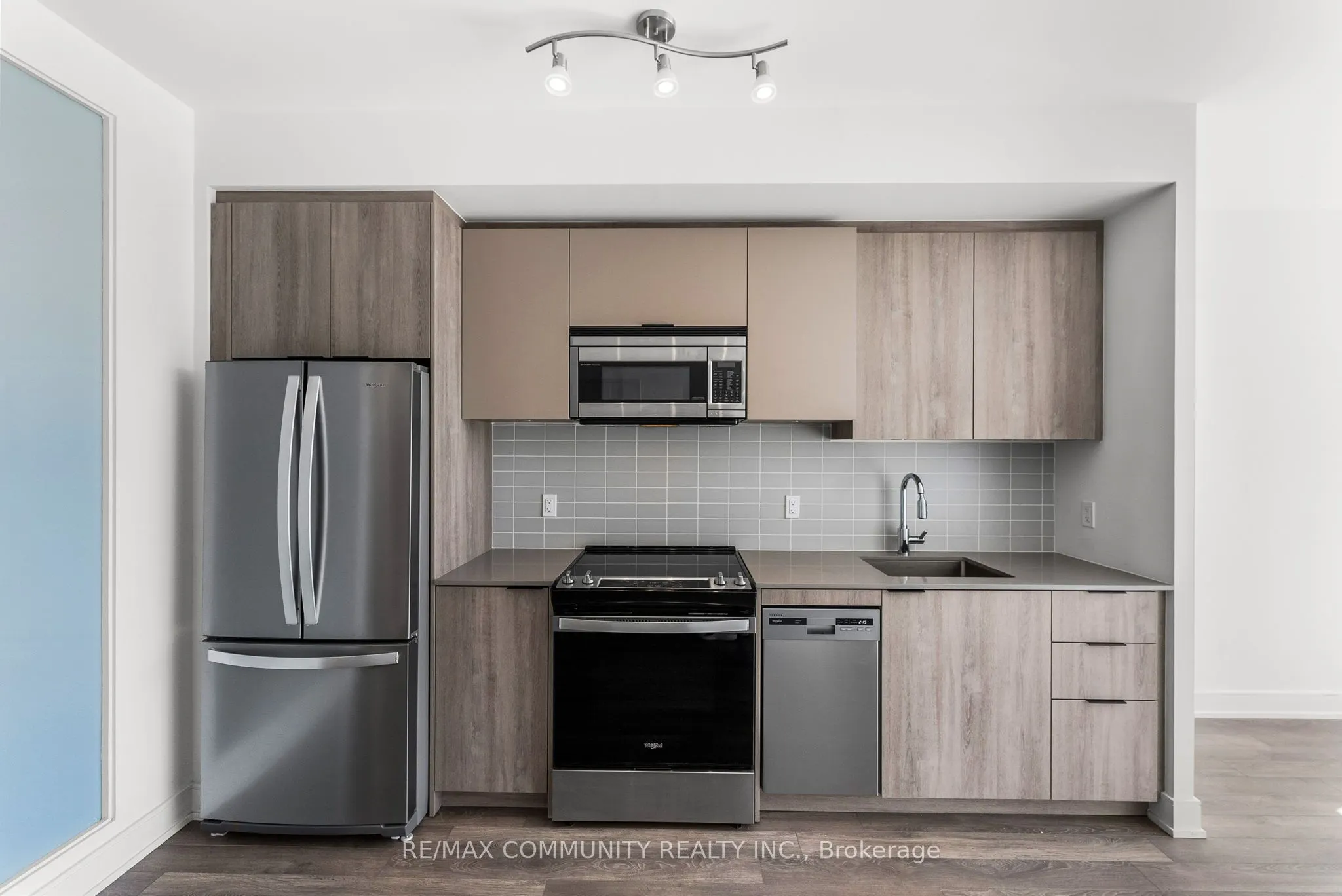 1350 Ellesmere Road, #206