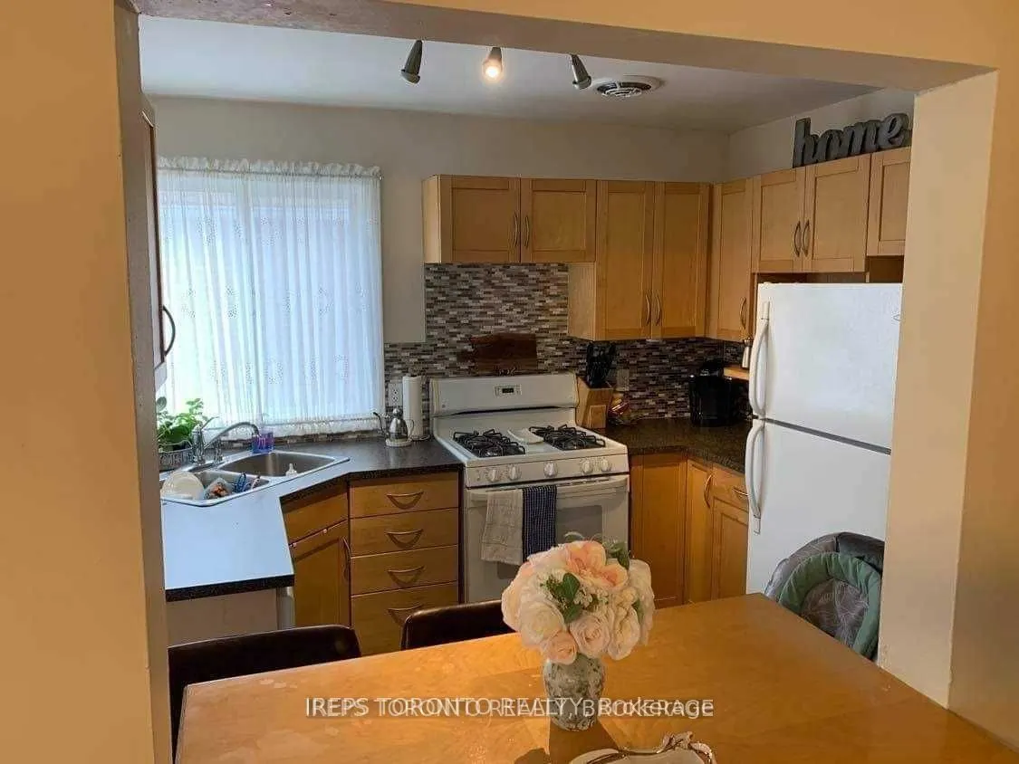 38 Tiago Avenue