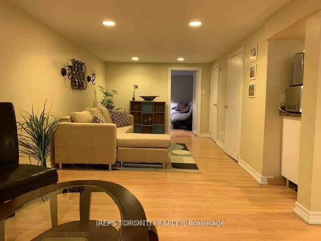38 Tiago Avenue