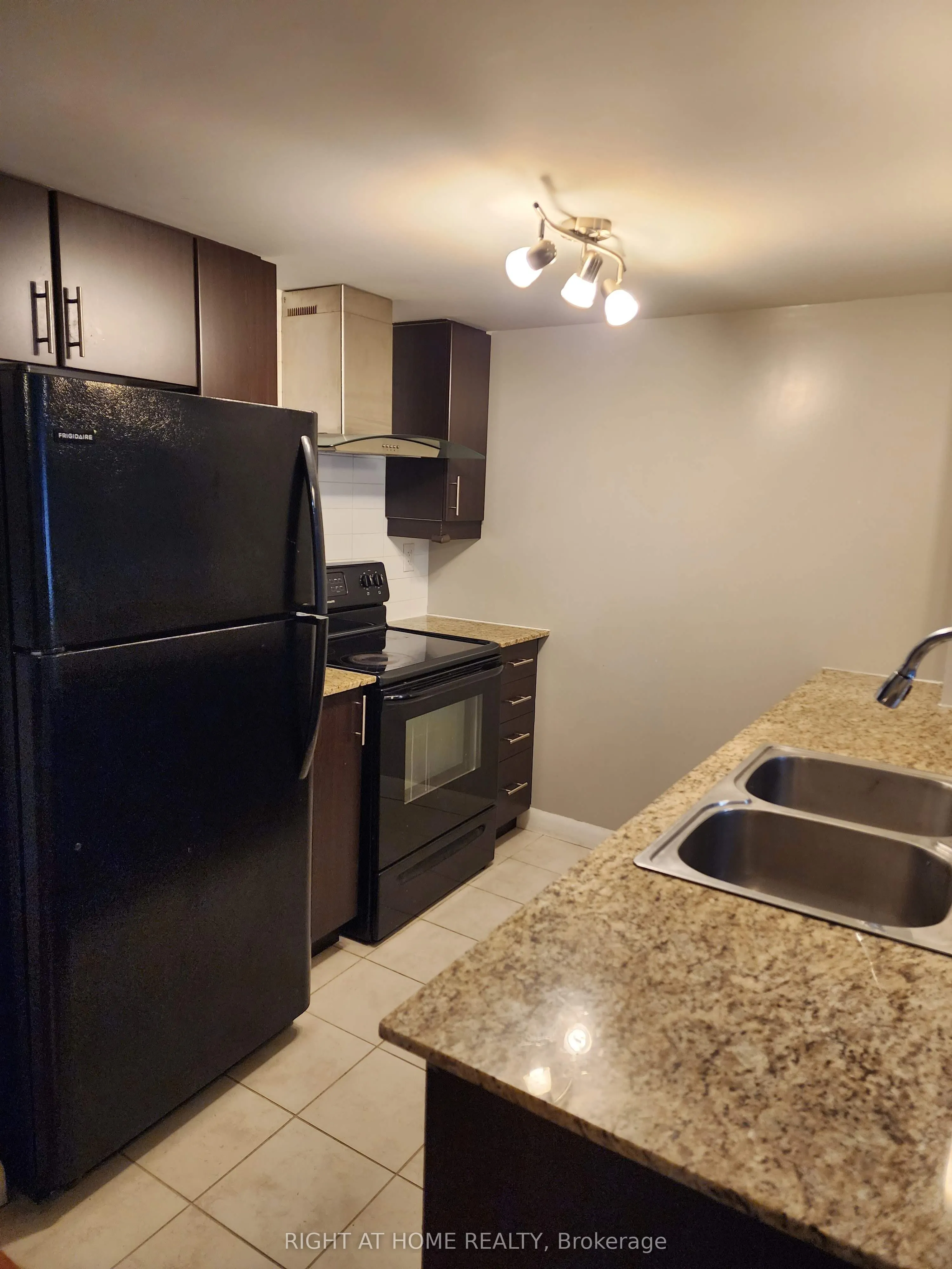 190 Borough Drive, #2009