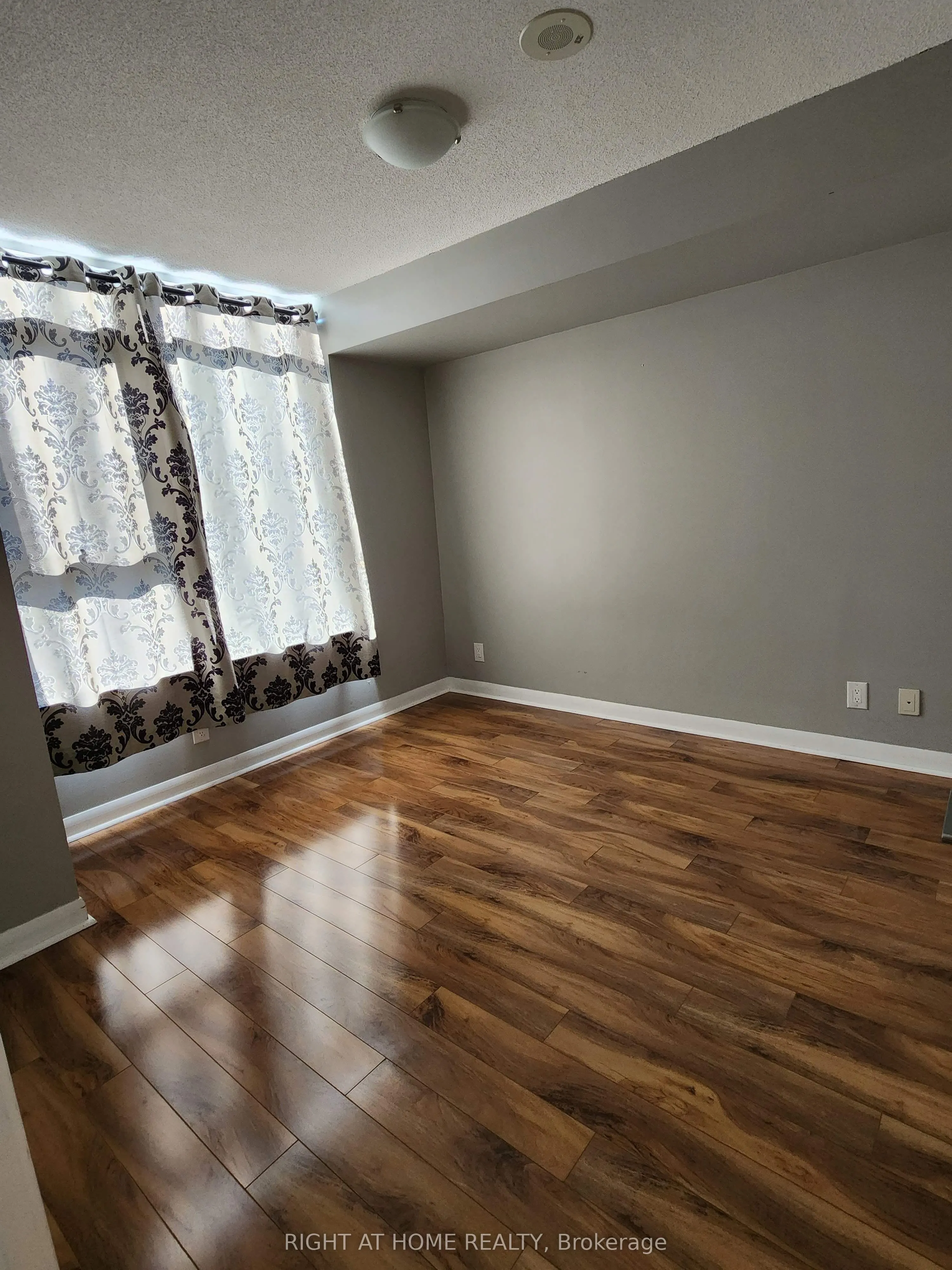 190 Borough Drive, #2009