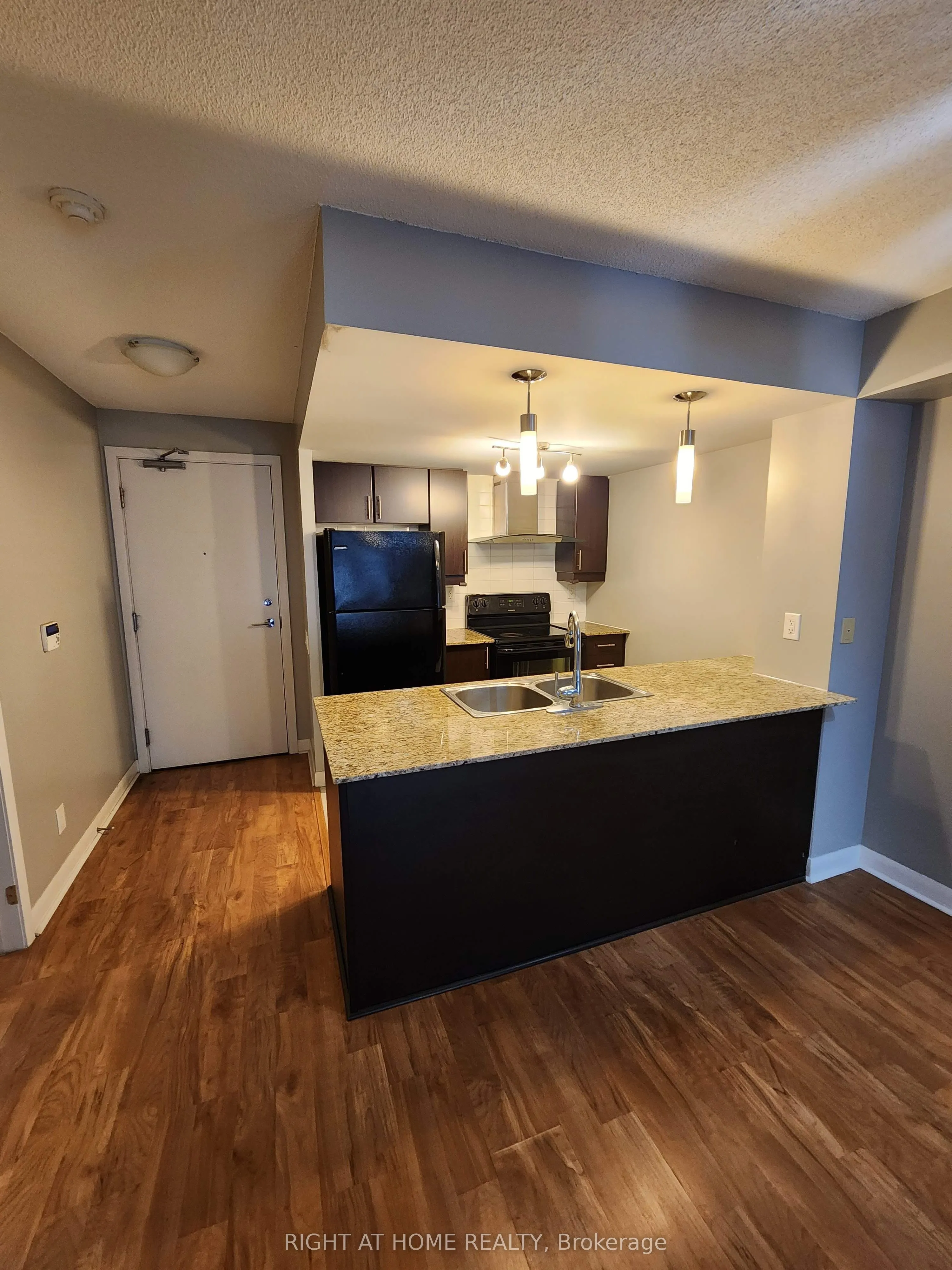 190 Borough Drive, #2009