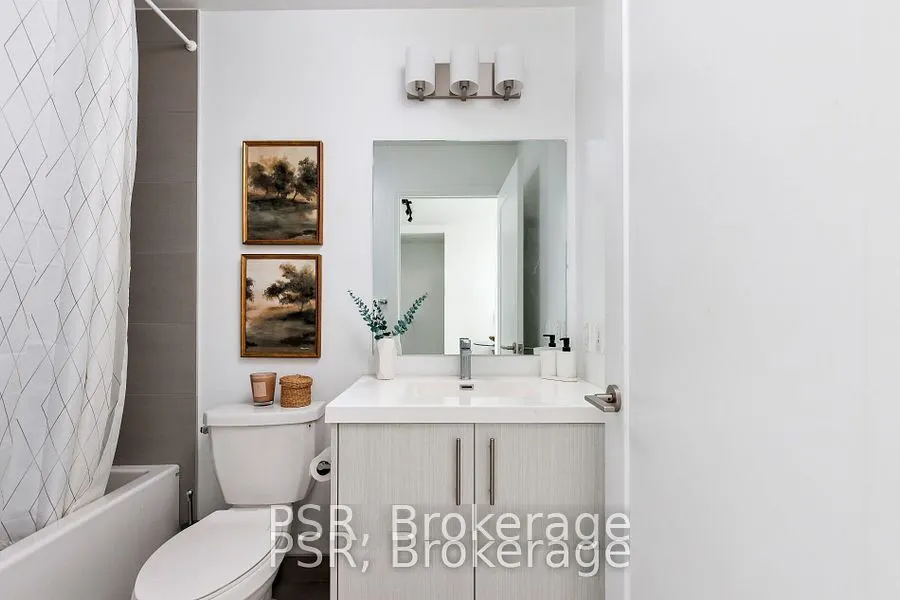 286 Main Street, #807