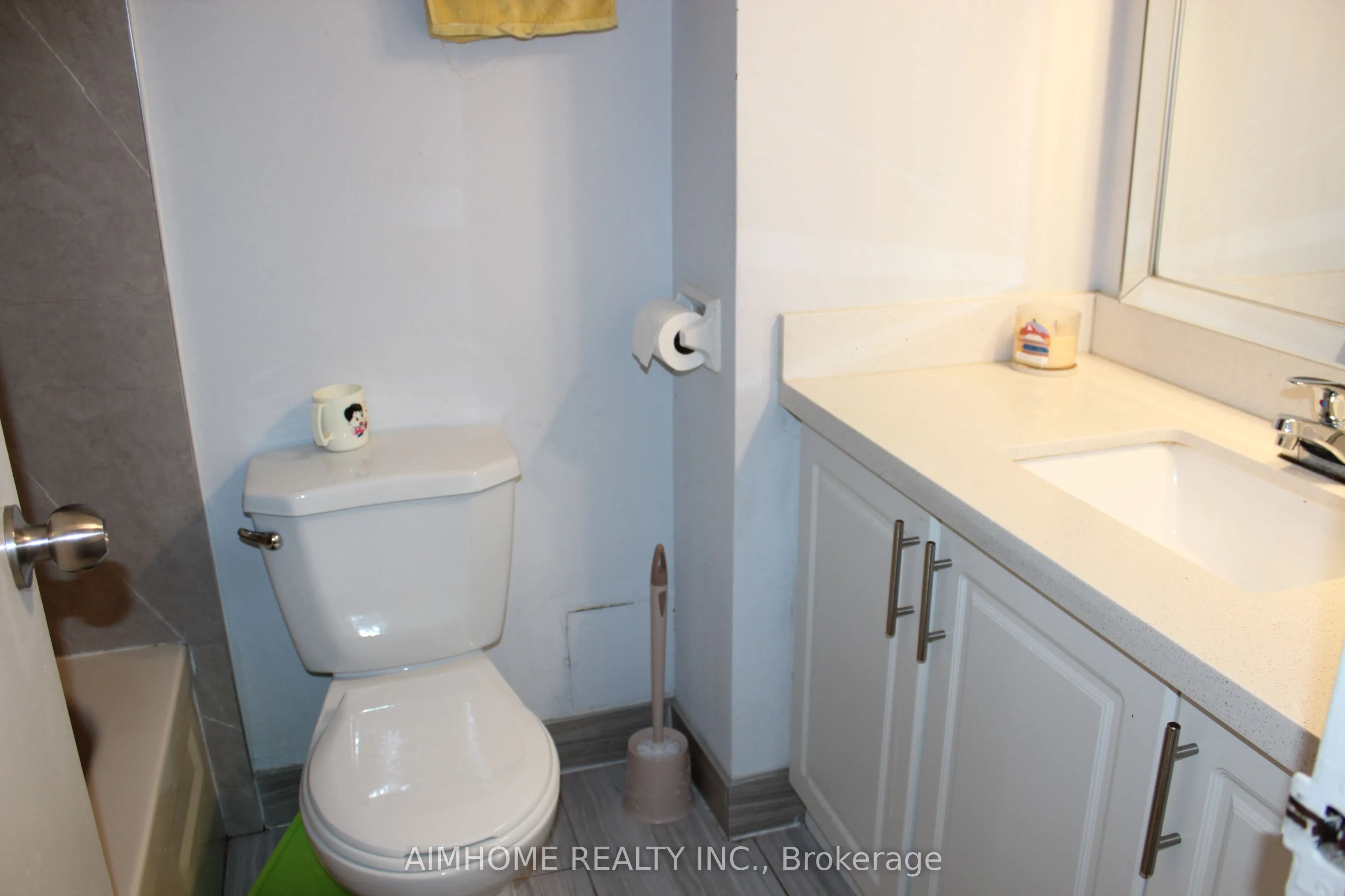 2550 Pharmacy Avenue, #1008