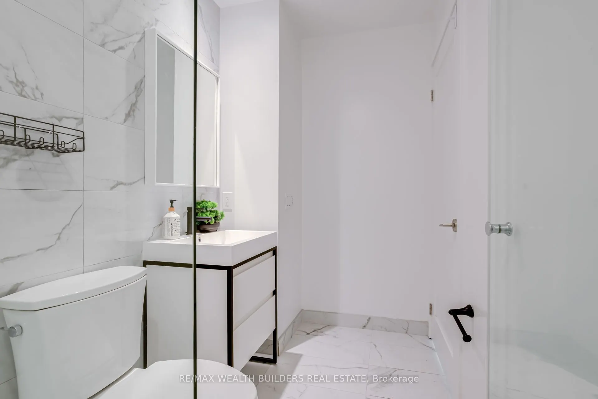 150 Logan Avenue, #444