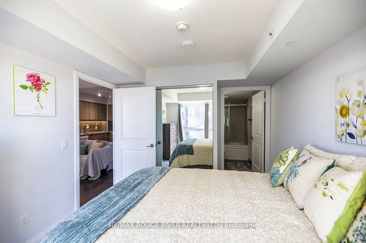 30 Meadowglen Place, #1208