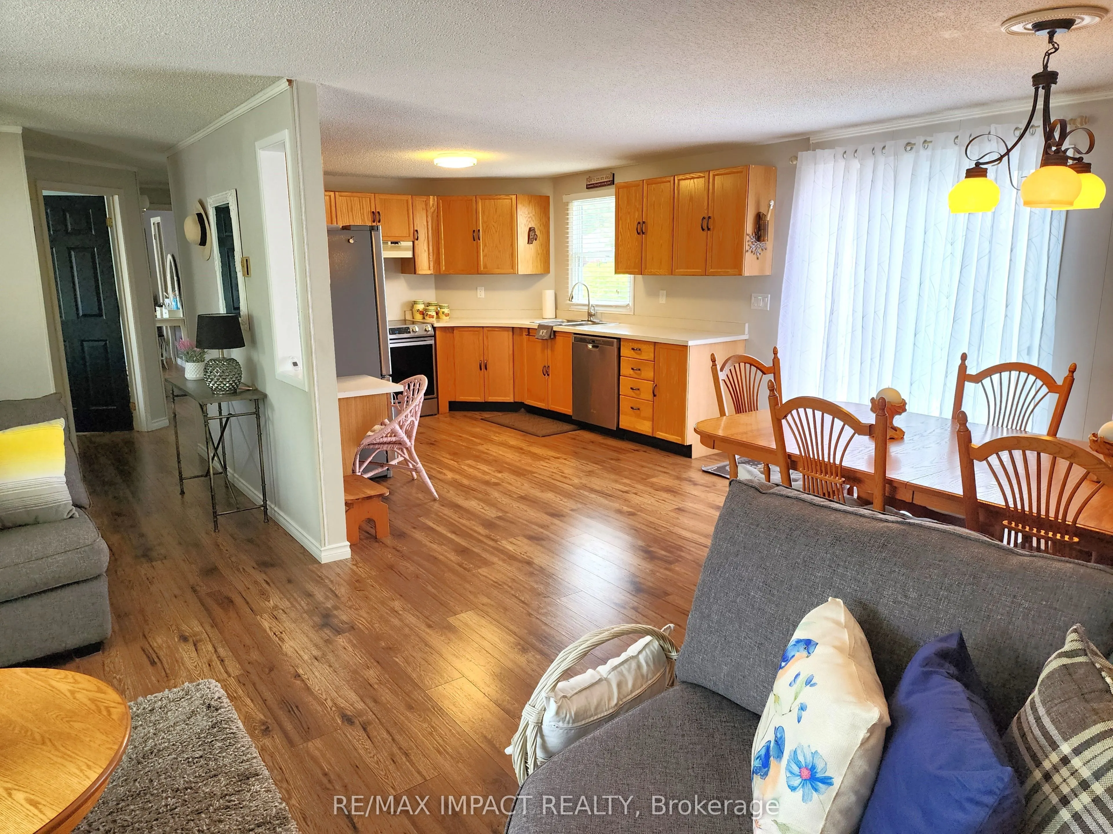 4 Champlain Court