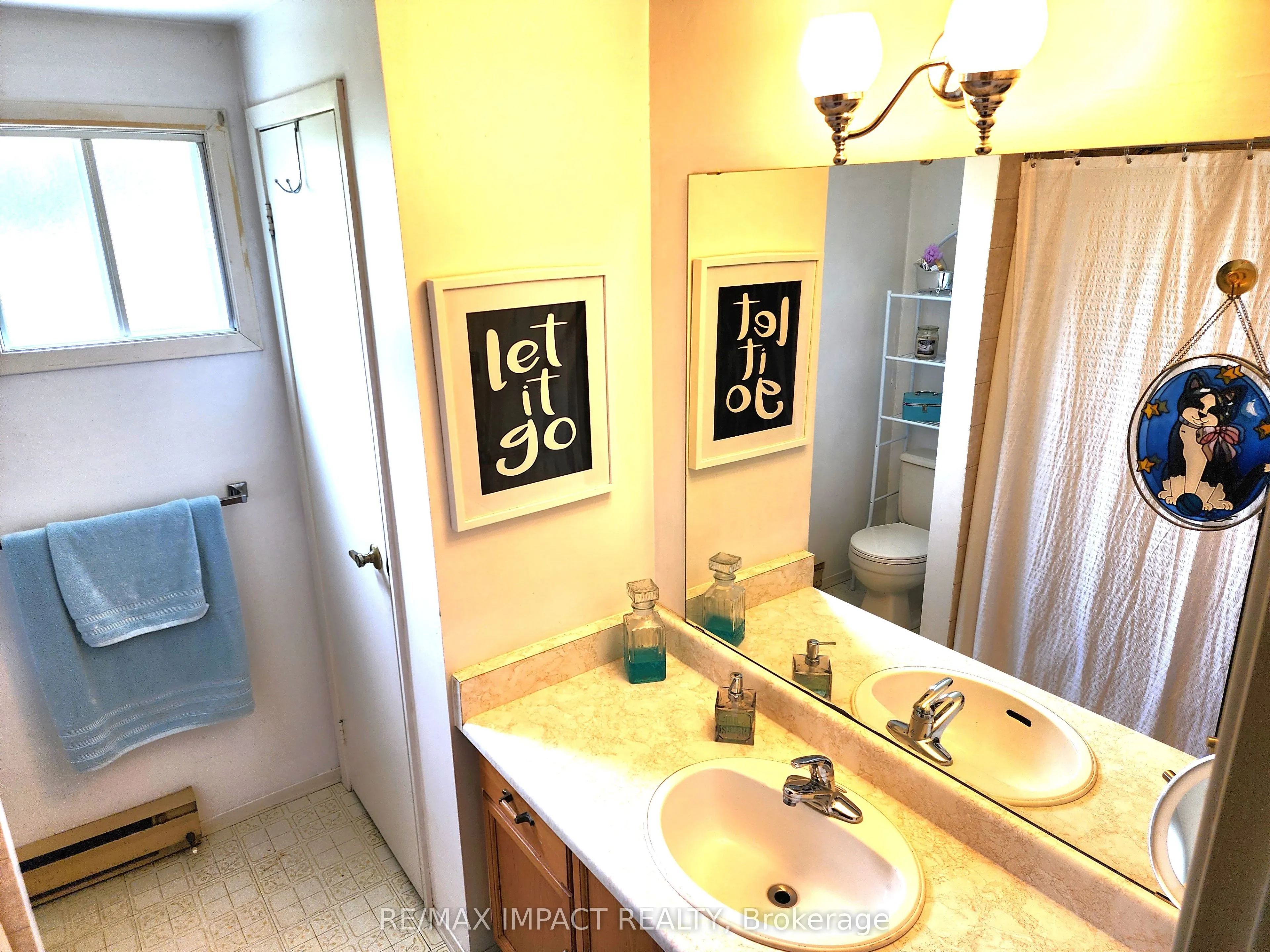 4 Champlain Court