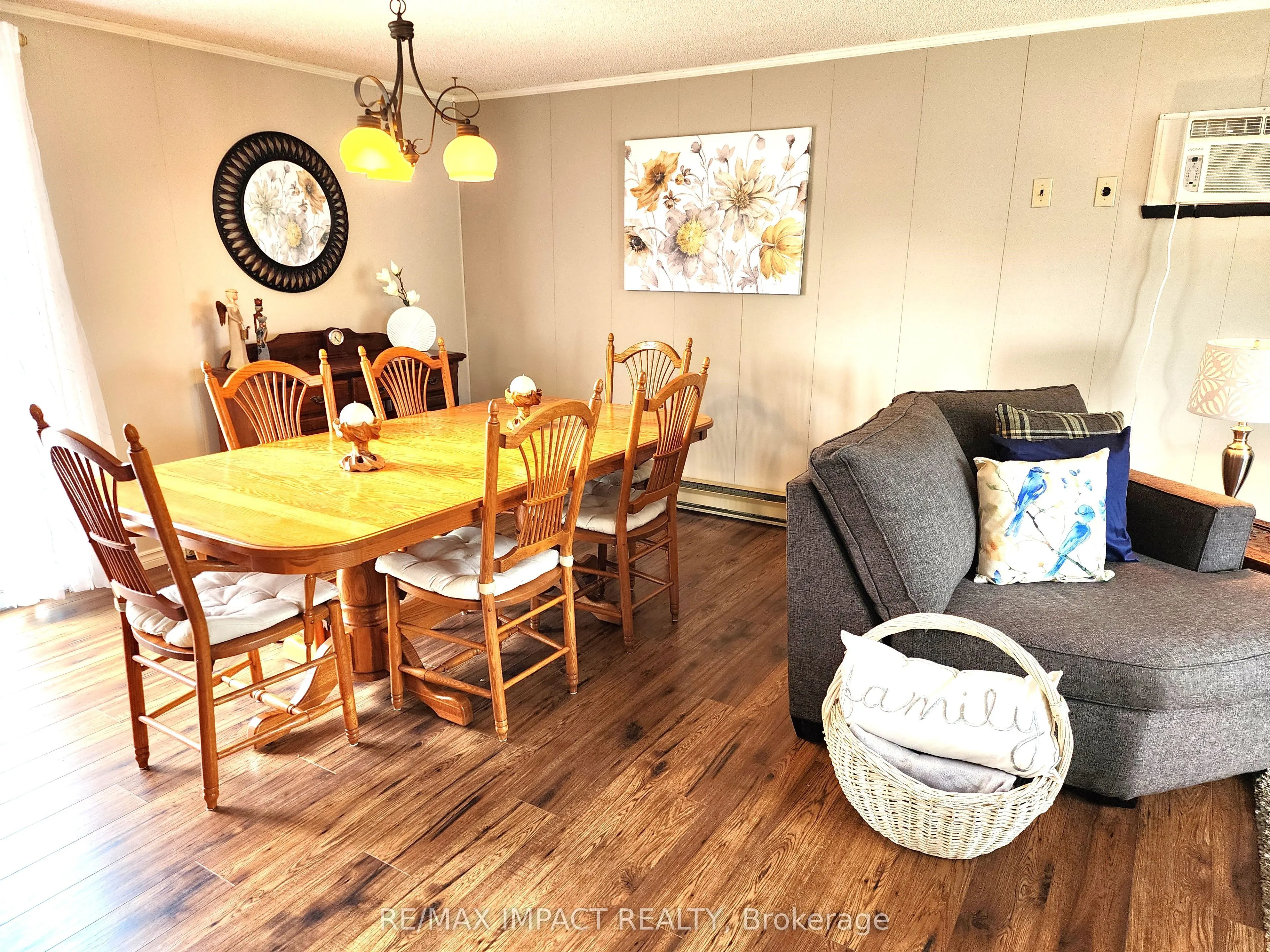 4 Champlain Court