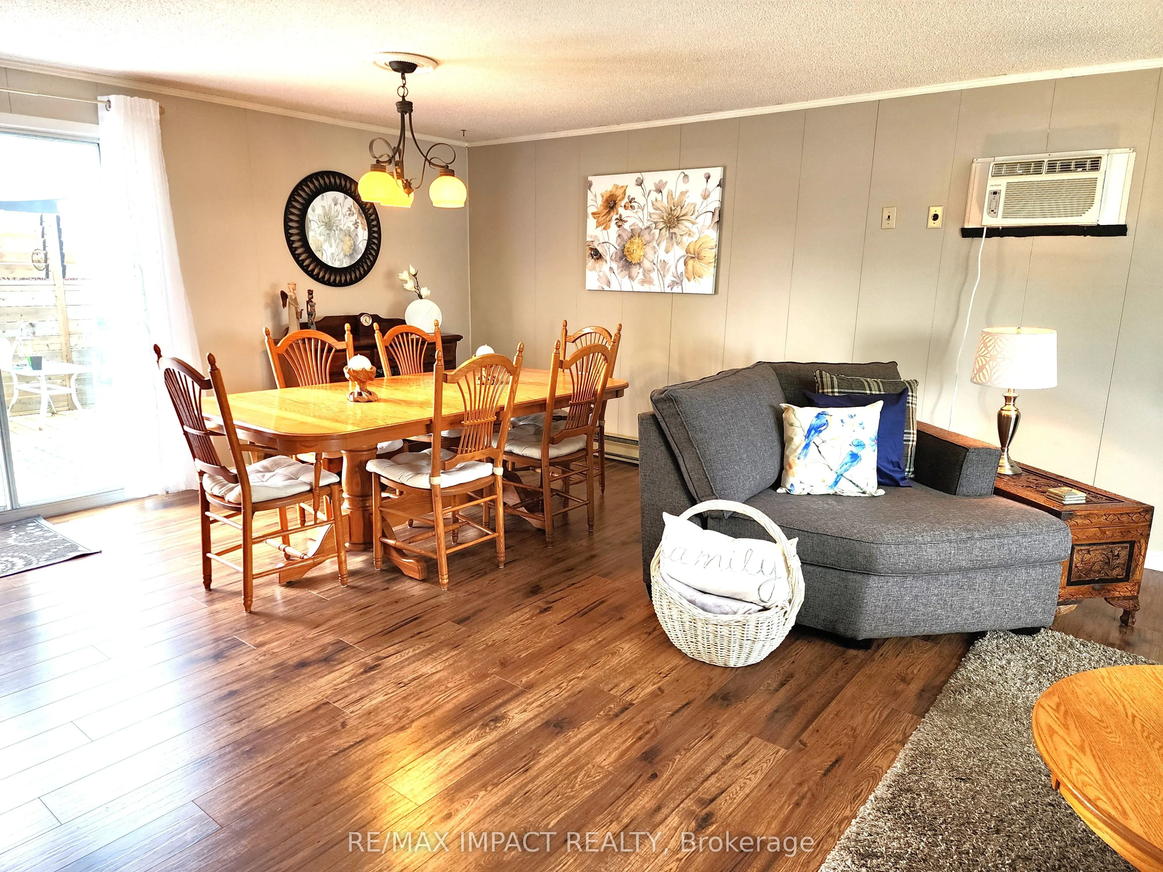 4 Champlain Court