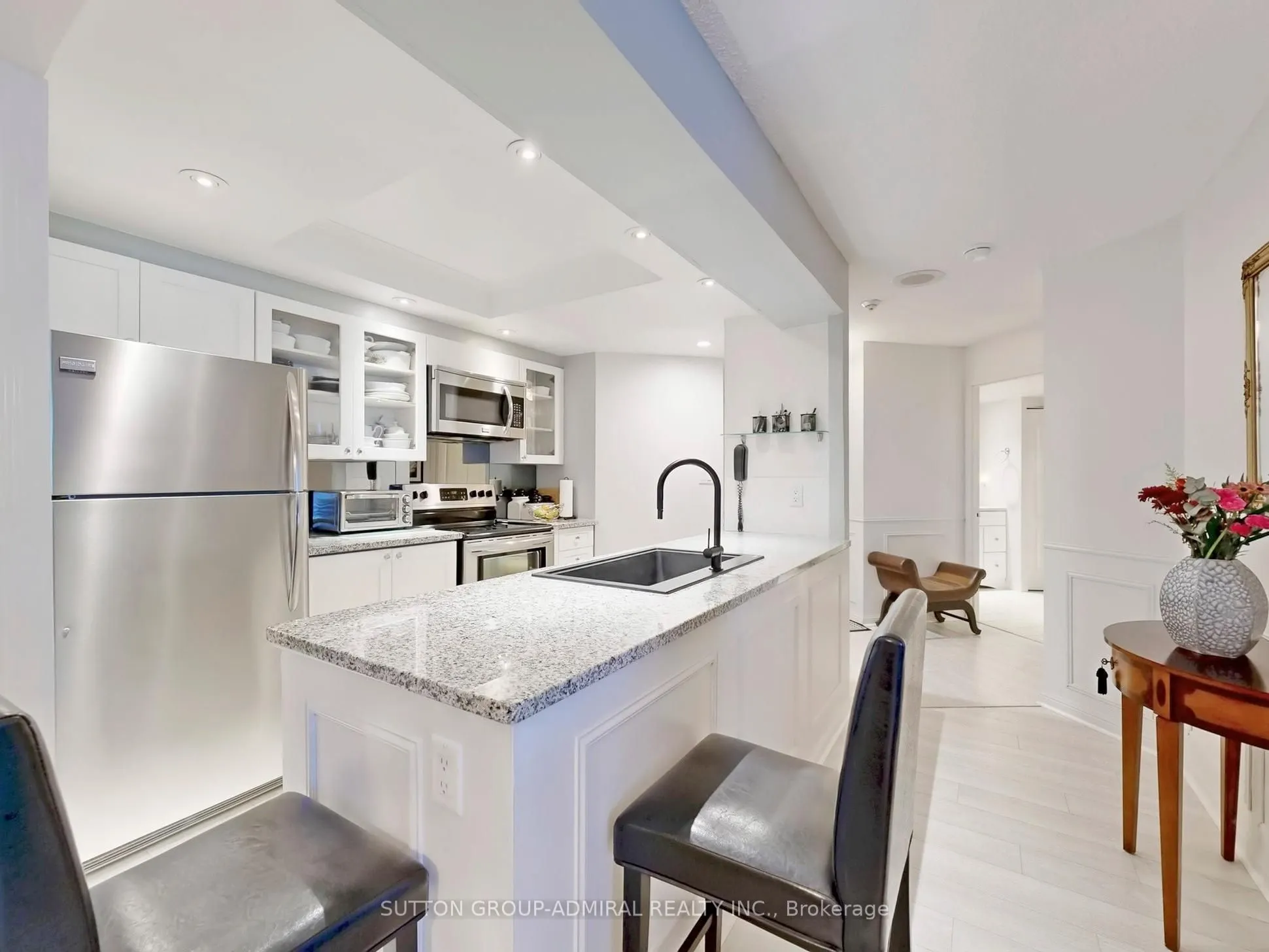 712 Rossland Road, #217