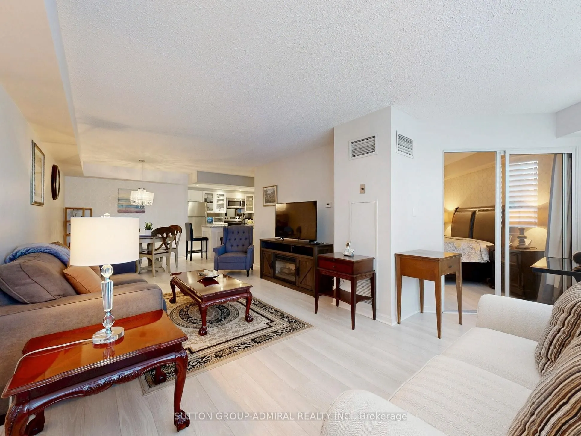712 Rossland Road, #217