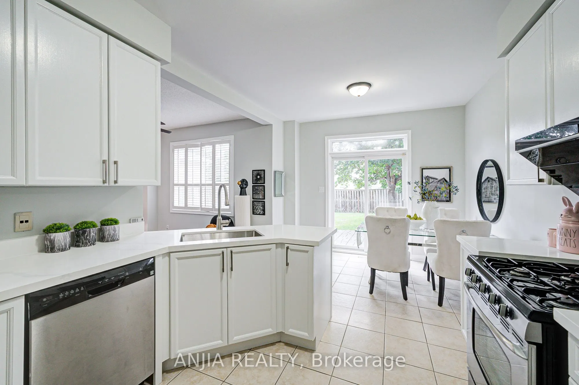 100 Charest Place