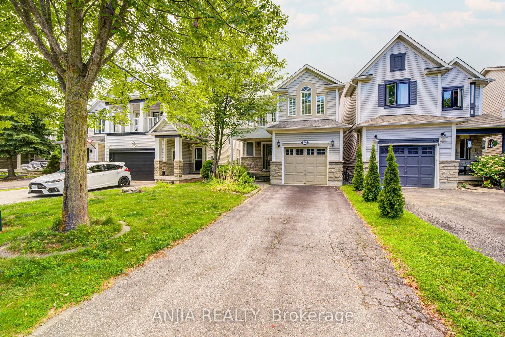 100 Charest Place