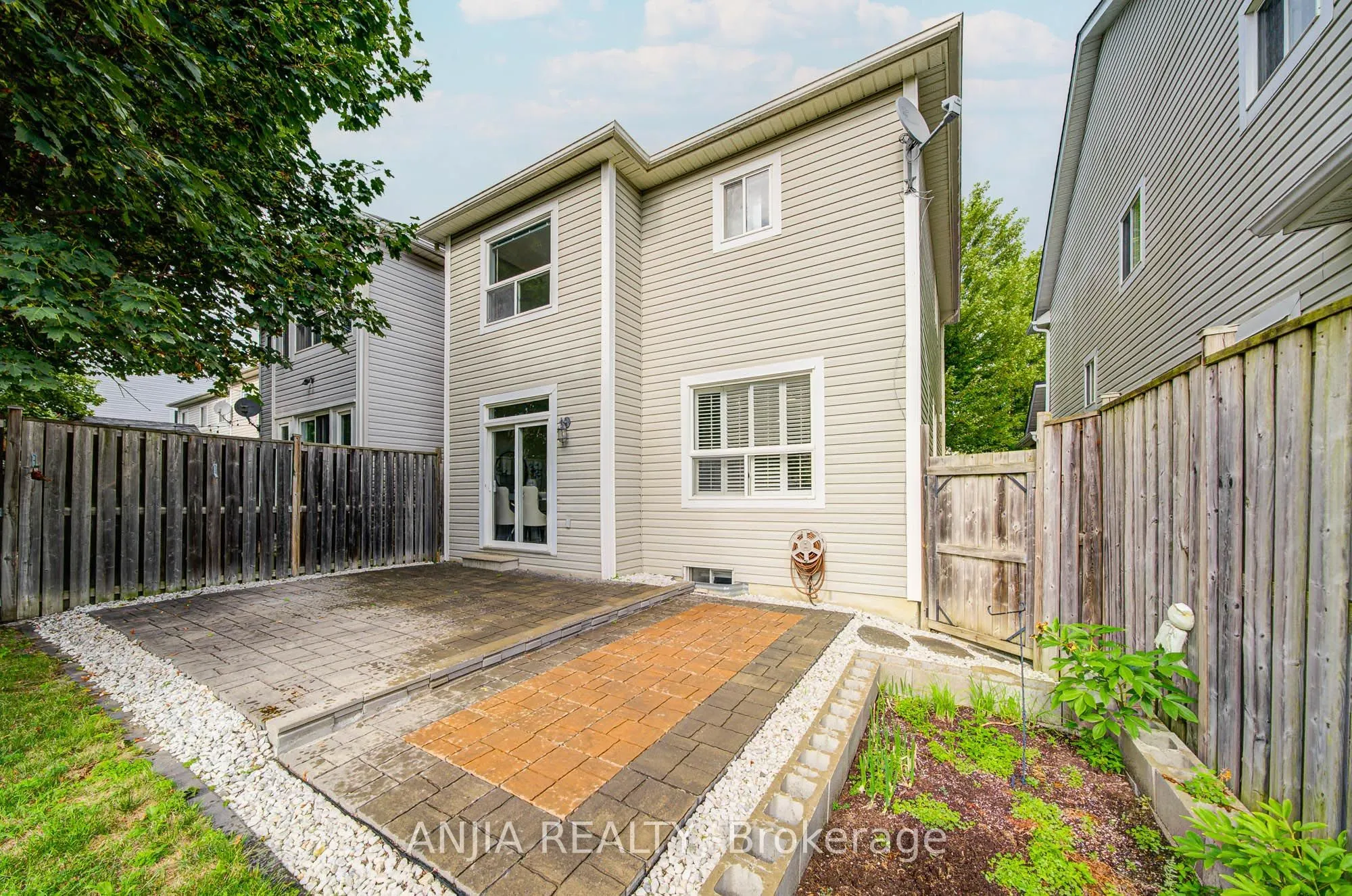 100 Charest Place