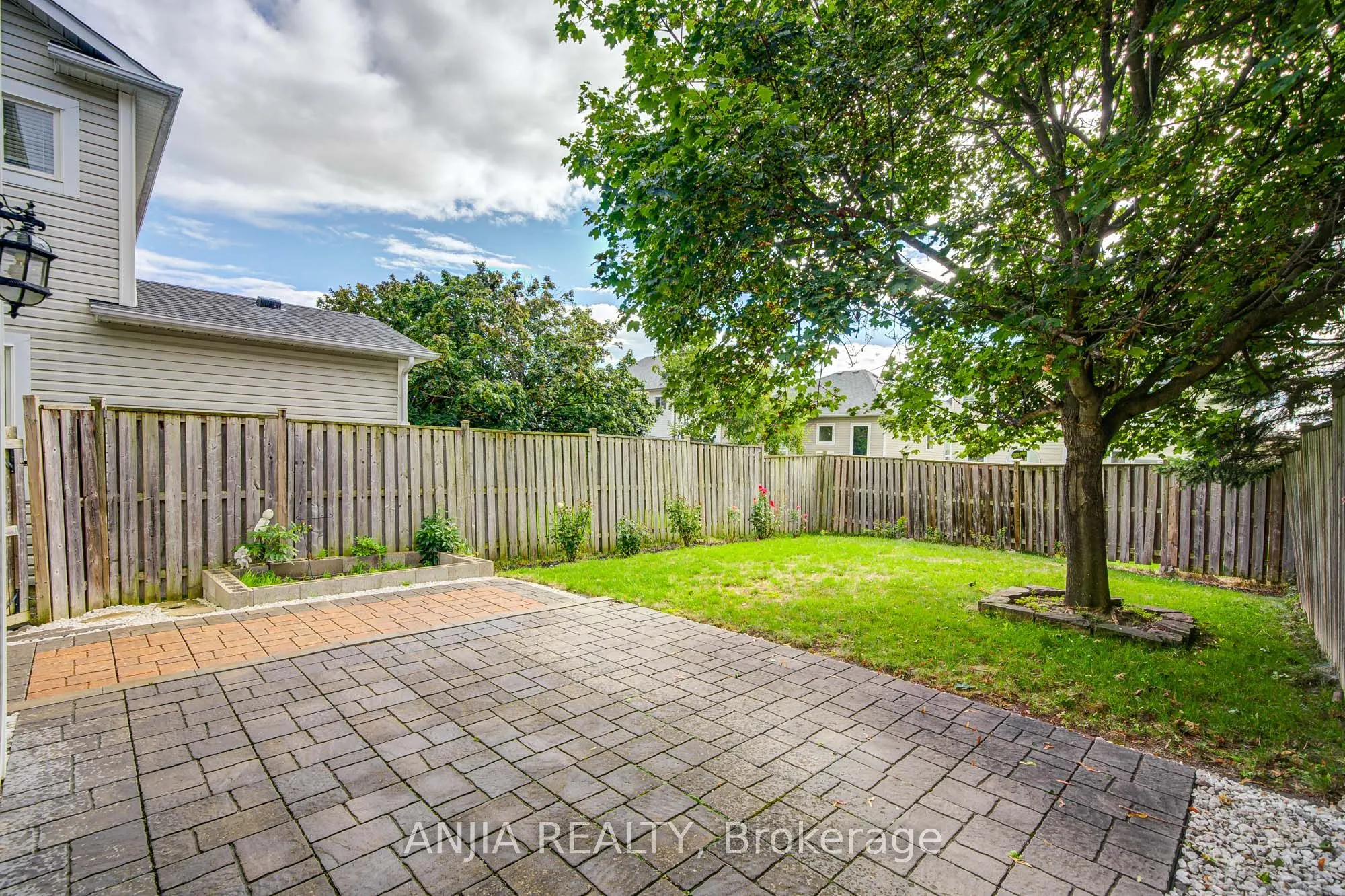 100 Charest Place