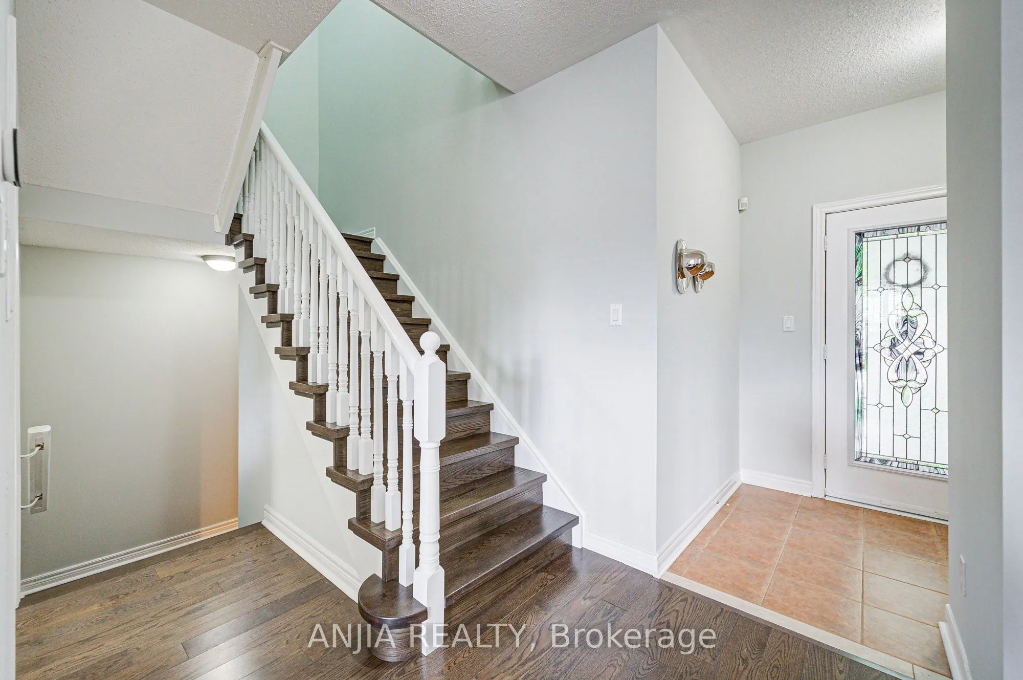 100 Charest Place